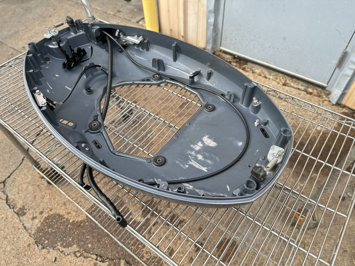2019 Yamaha 115 HP 4 Stroke Outboard Bottom Cowling Pan 6EK-42710-01-00 OEM
