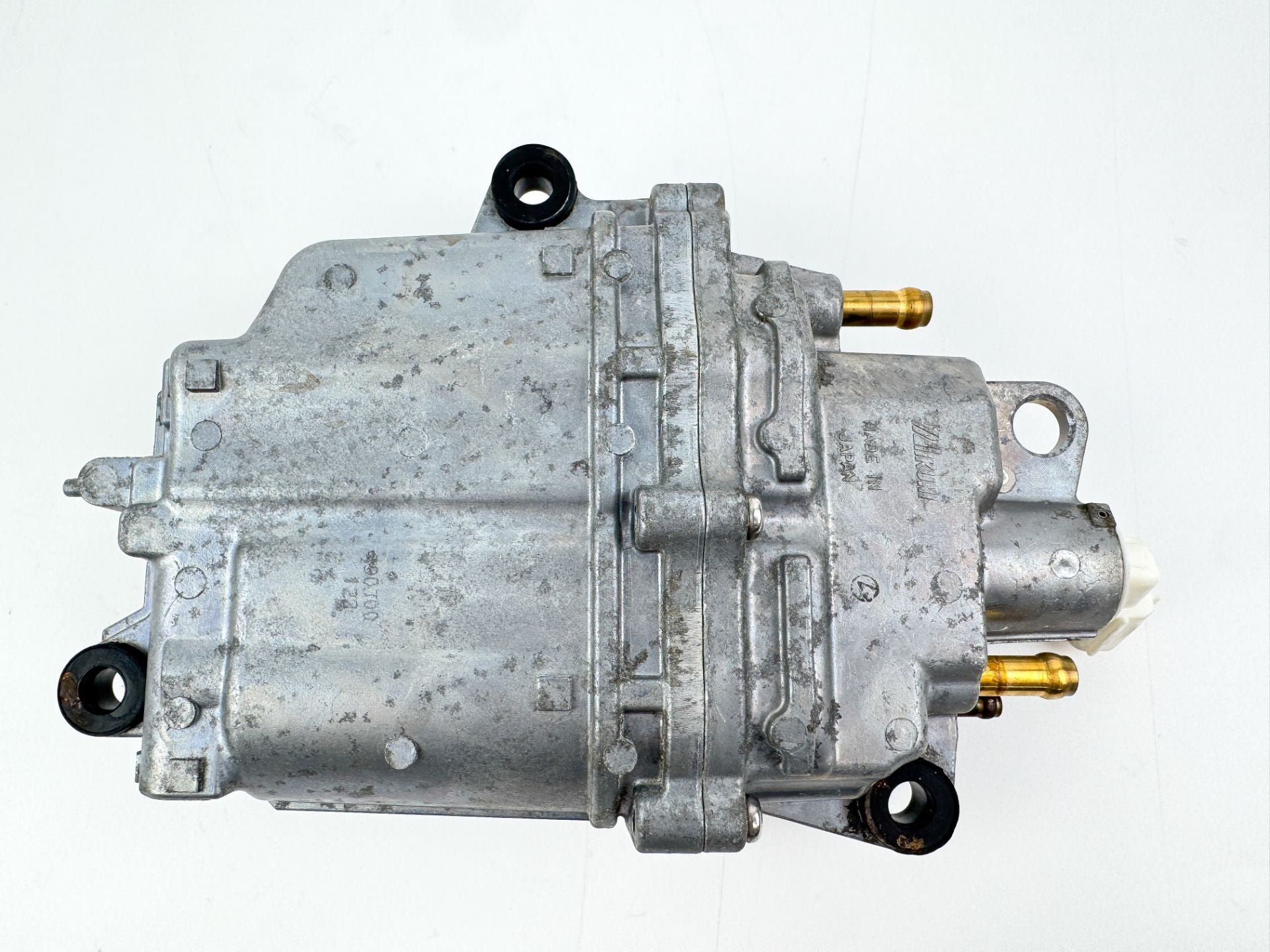 2011 Suzuki 115 HP 4 Stroke Outboard Vapor Separator Tank VST 15600-90J01 OEM