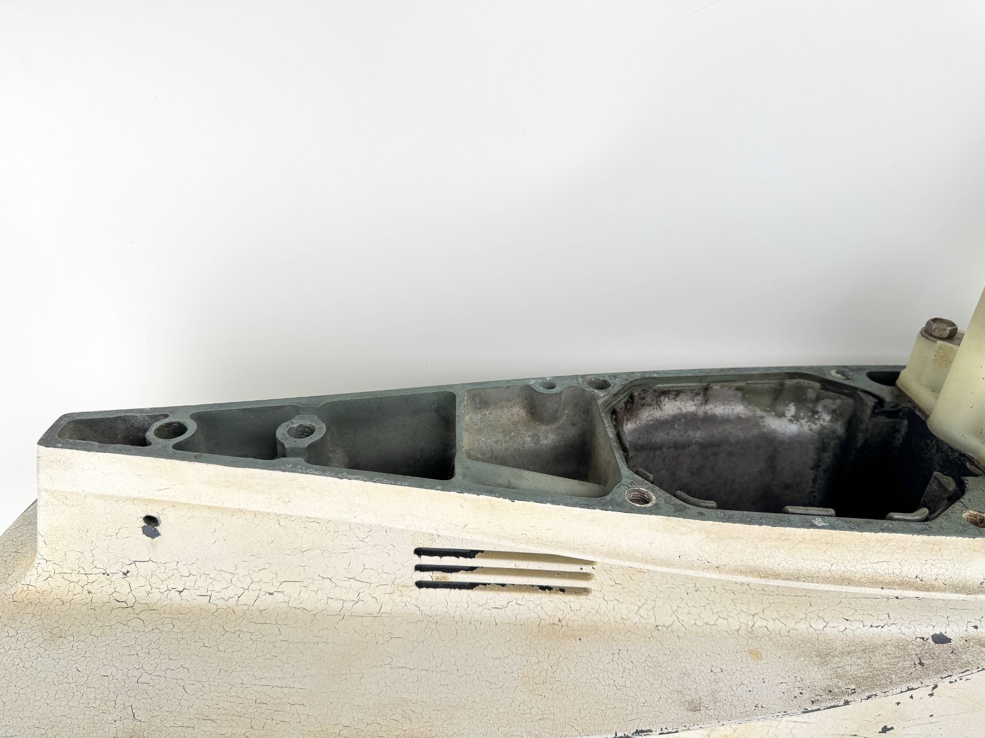 04-06 Yamaha 300HP 2 Stroke Outboard 25" Lower Unit Gear Case Counter