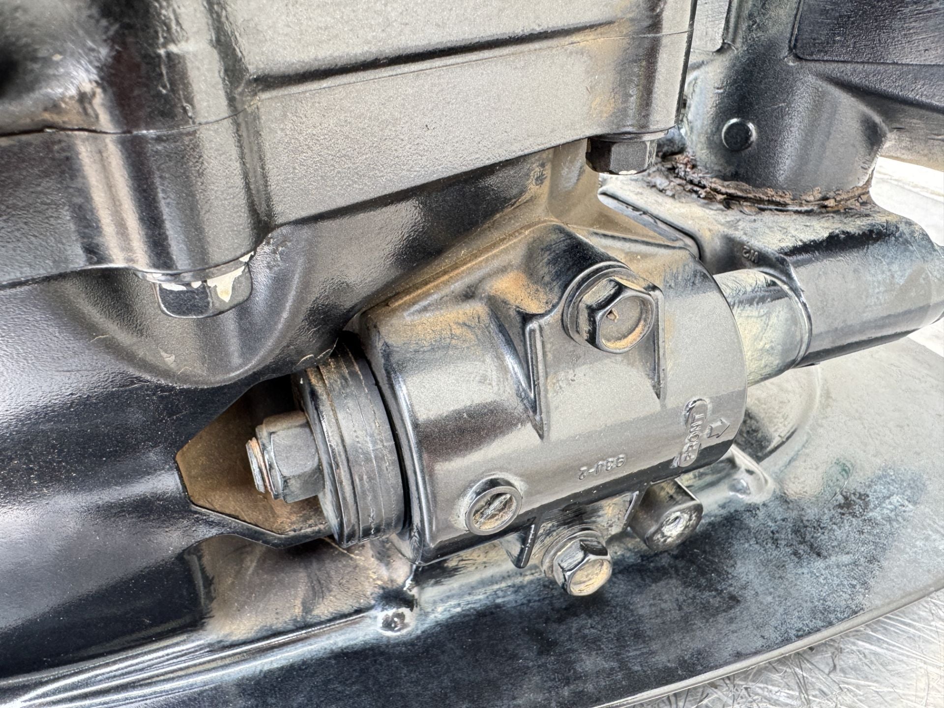 2010 Suzuki 250HP DF250S Long 20" Outboard Complete Midsection & Swivel Bracket