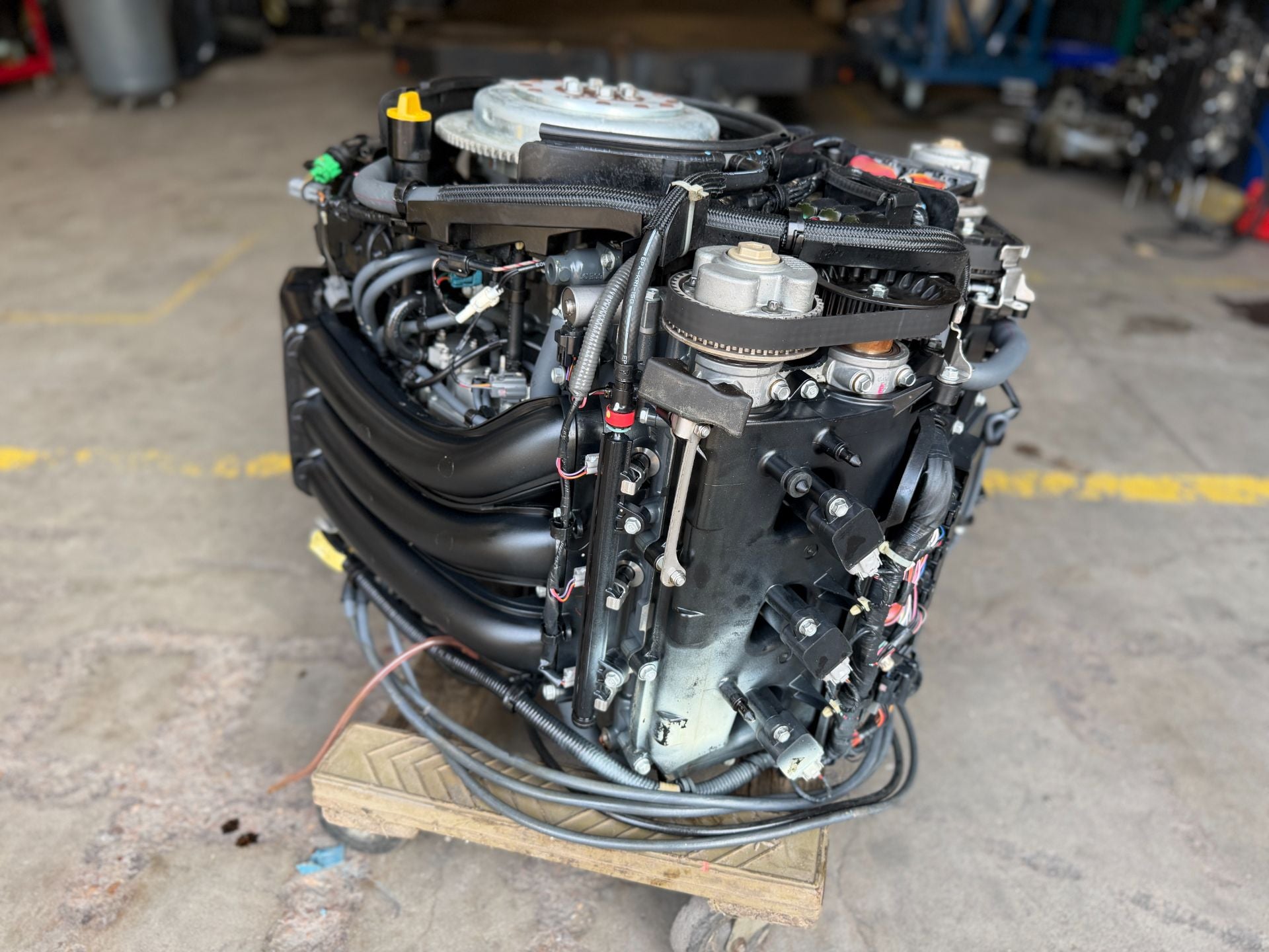 2014 Yamaha F300 300 HP 4.2L Outboard Powerhead 1225 Hours