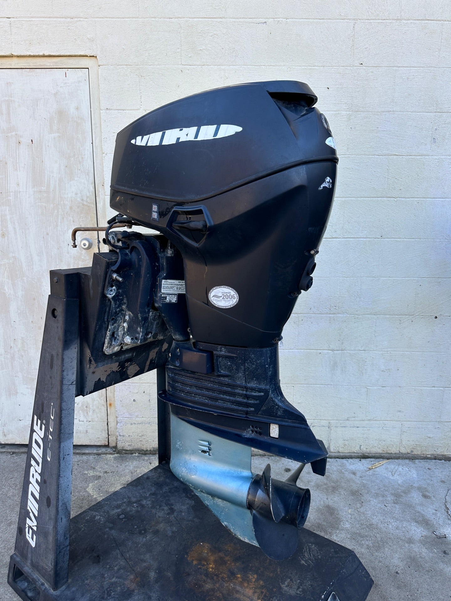 2007 Evinrude Etec 40HP 2 Stroke Outboard Engine W/ 20" Shaft Needs Work