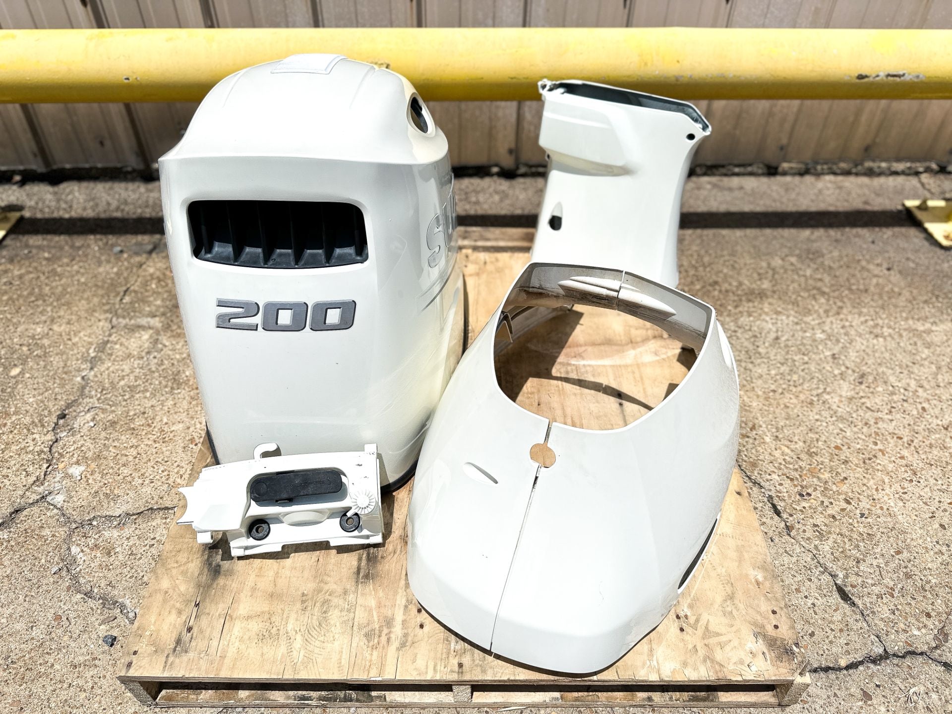 2018 Suzuki 200 HP 4 Stroke Outboard Top Cowling W/ Apron Set 61403-96810-Y5S