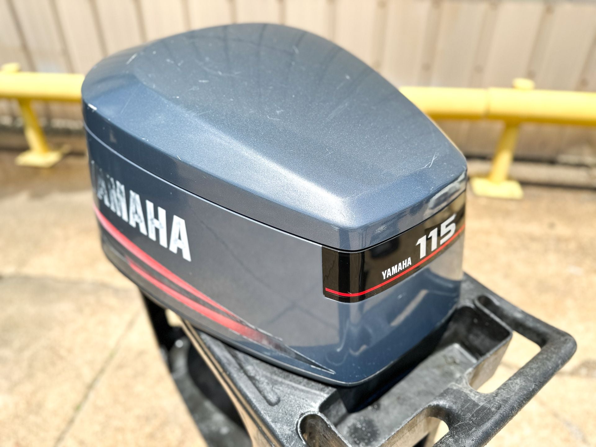 2001 Yamaha 115 HP 2 Stroke Outboard Top Cowling 6N6-42610-30-4D OEM