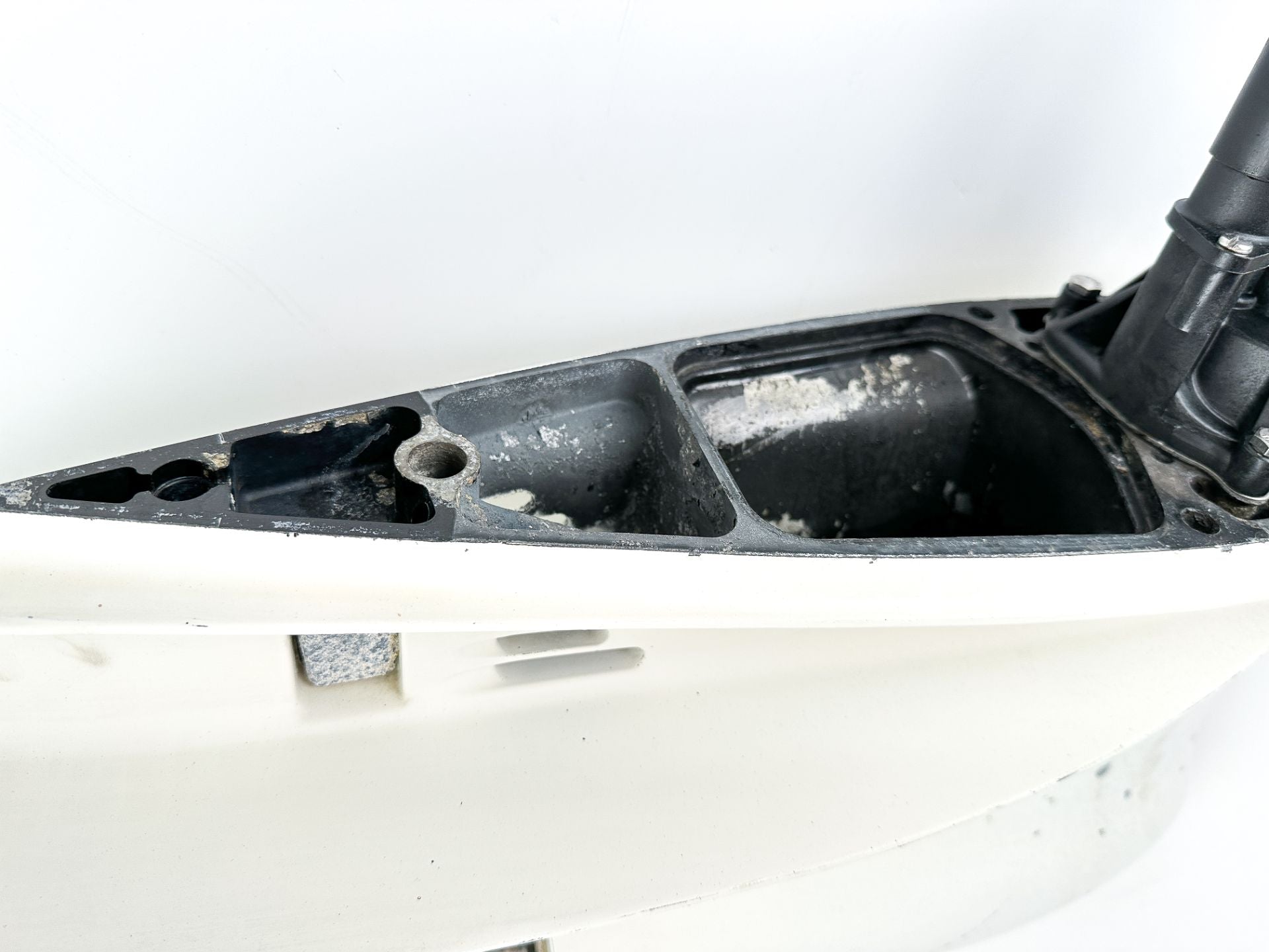 2008 Evinrude 250HP 2 Stroke Etec 25" XL Magnum 1 M1 Lower Unit 5007669