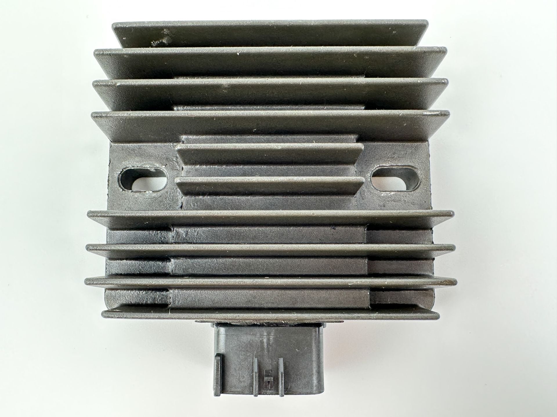 2003 Yamaha 115 HP 4 Stroke Outboard Rectifier & Regulator 68V-81960-00-00 OEM