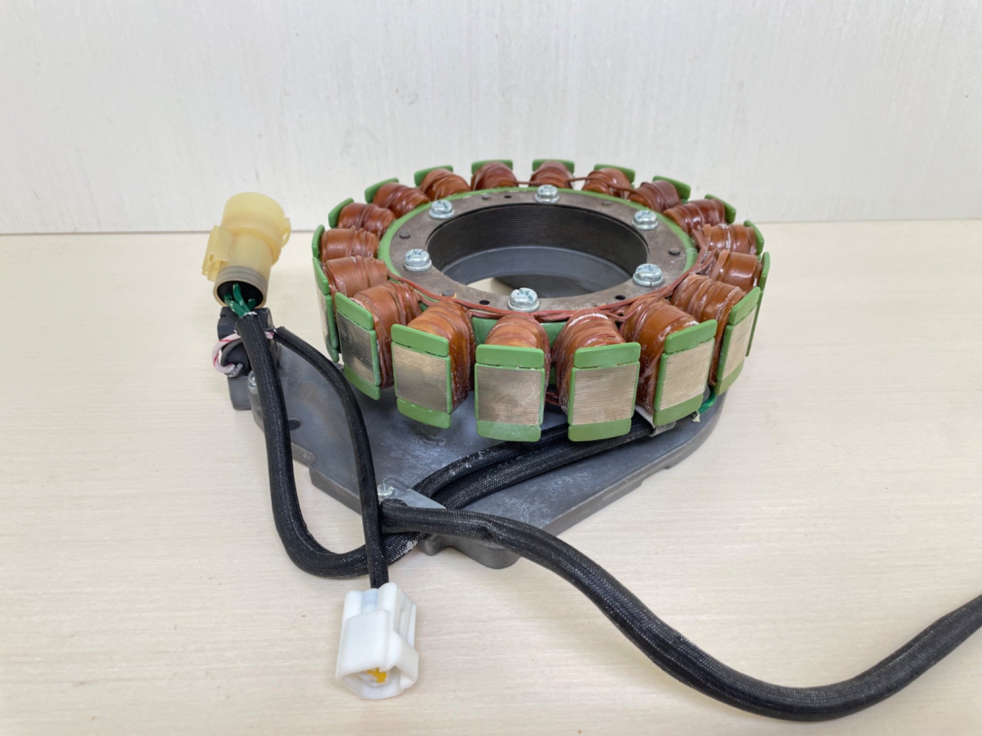 Yamaha F350 350HP 4 Stroke Outboard Stator Base Assembly 6AW-81460-00-00