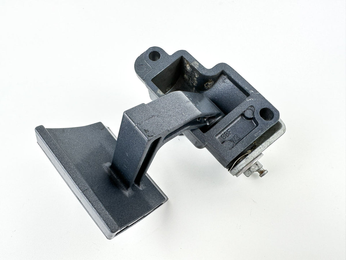 2009 Yamaha 250 HP 4 Stroke Outboard Latch Handle Set 69J-42816-00-8D OEM
