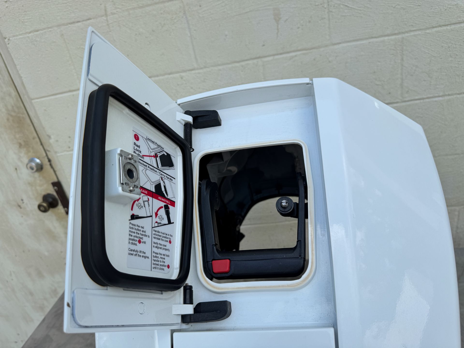 2020 Mercury 225HP V6 4 Stroke Outboard Top Cowling 8M0142180 OEM