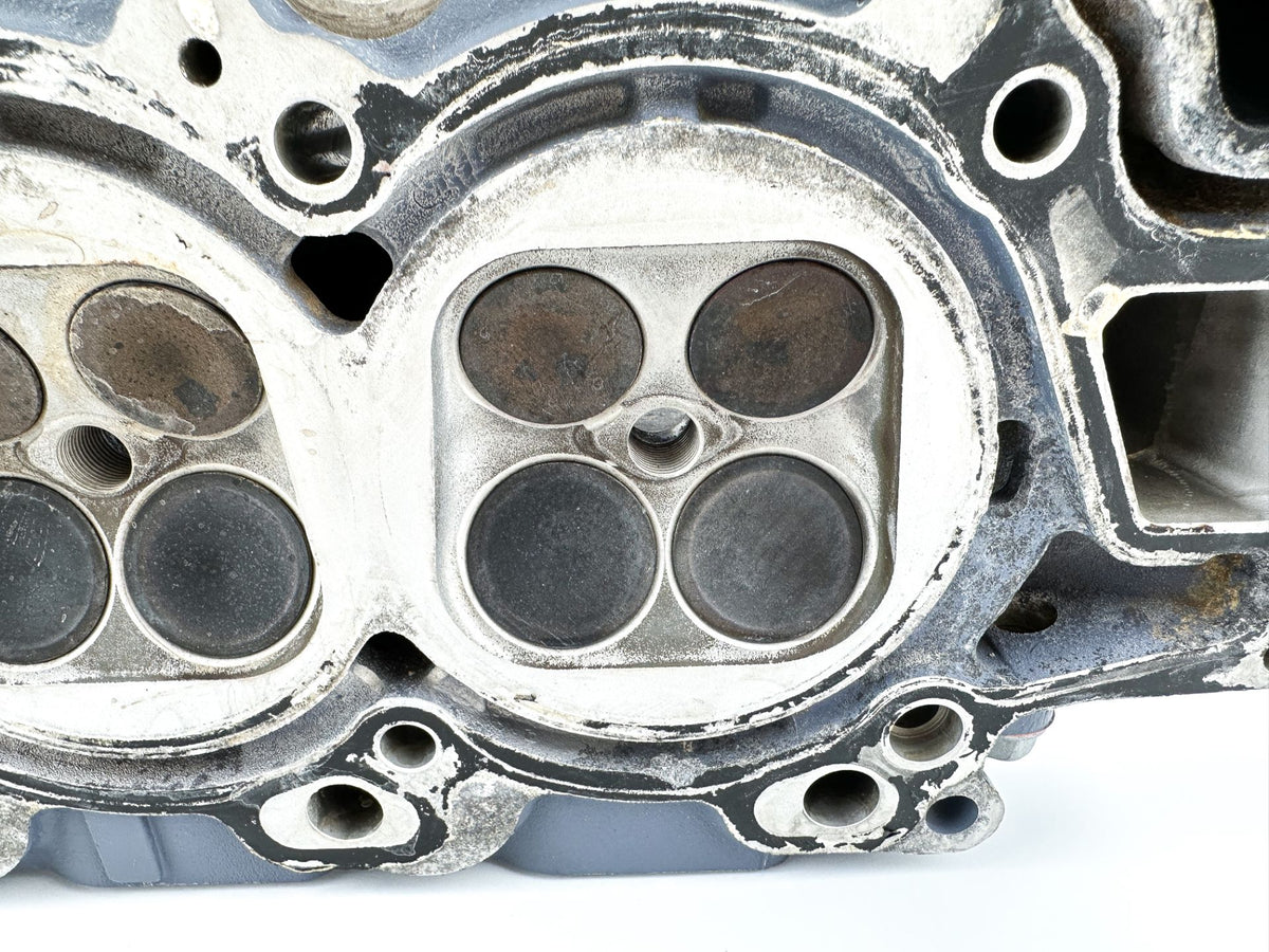 2003 Yamaha 225 HP 4 Stroke Outboard Starboard Cylinder Head 69J-W009A-01-1S OEM