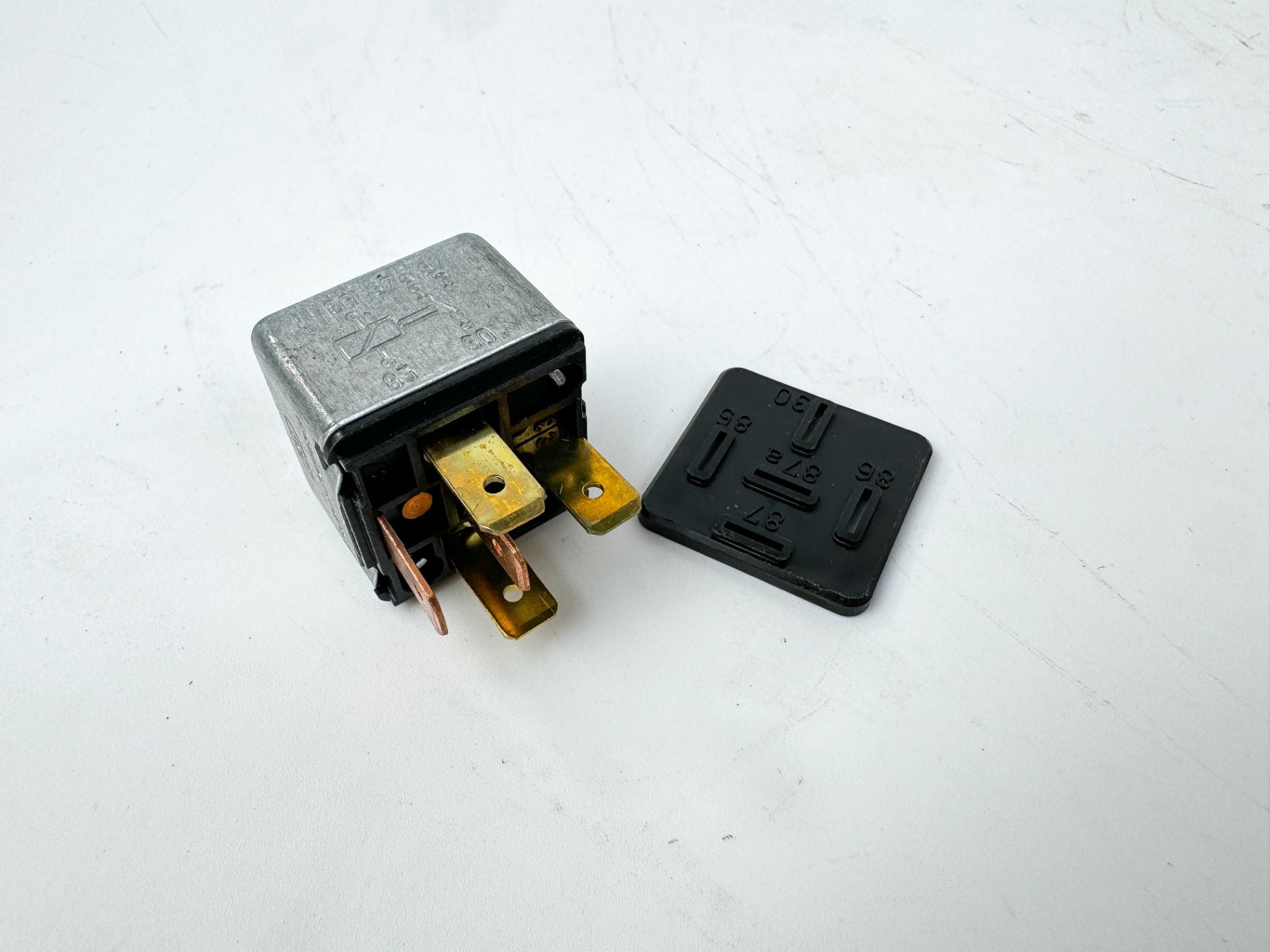 Volvo Penta Relay Housing 853518-9 Brand New OEM