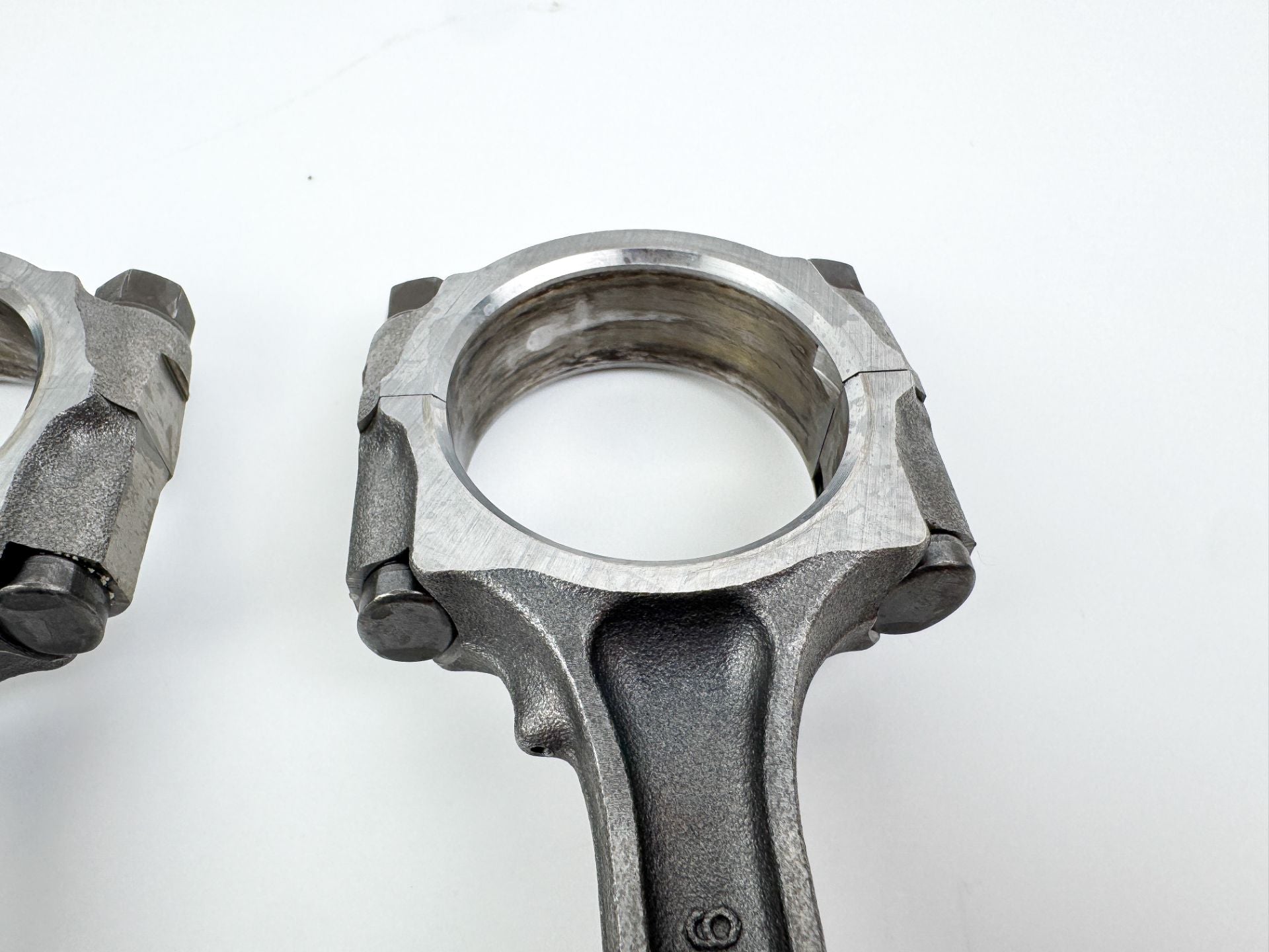 2011 Suzuki 115 HP 4 Stroke Outboard Piston & Connecting Rod Set 12111-90J01 OEM