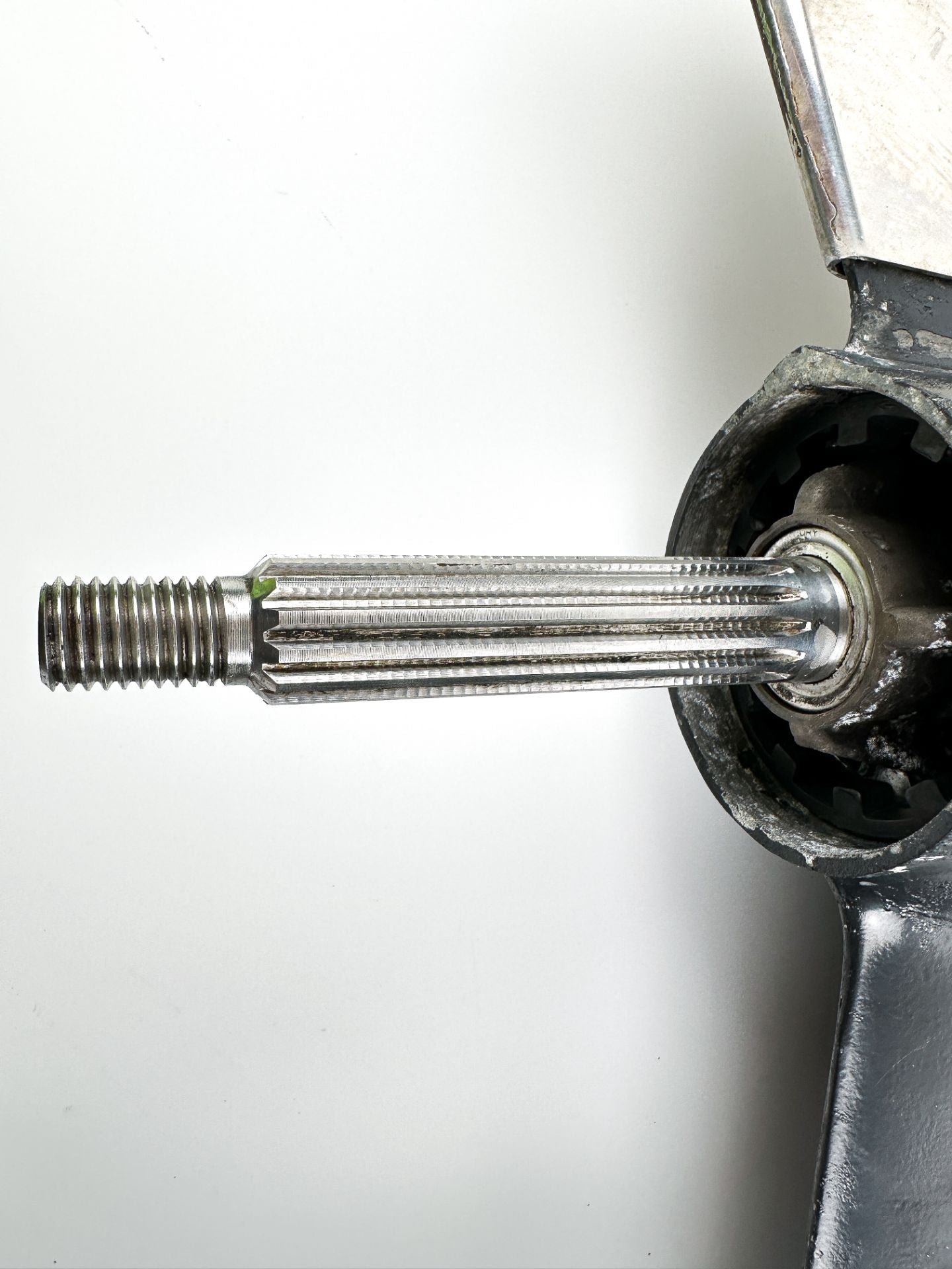 Mercury 50 60 HP 2 Stroke 3 Cylinder Lower Unit Gear Case 20" Long