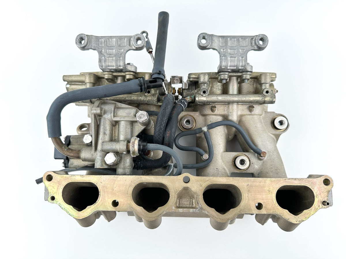 2002 Yamaha 115 HP 4 Stroke Outboard Intake Manifold & Throttle Body 68V-13751-01-00 OEM