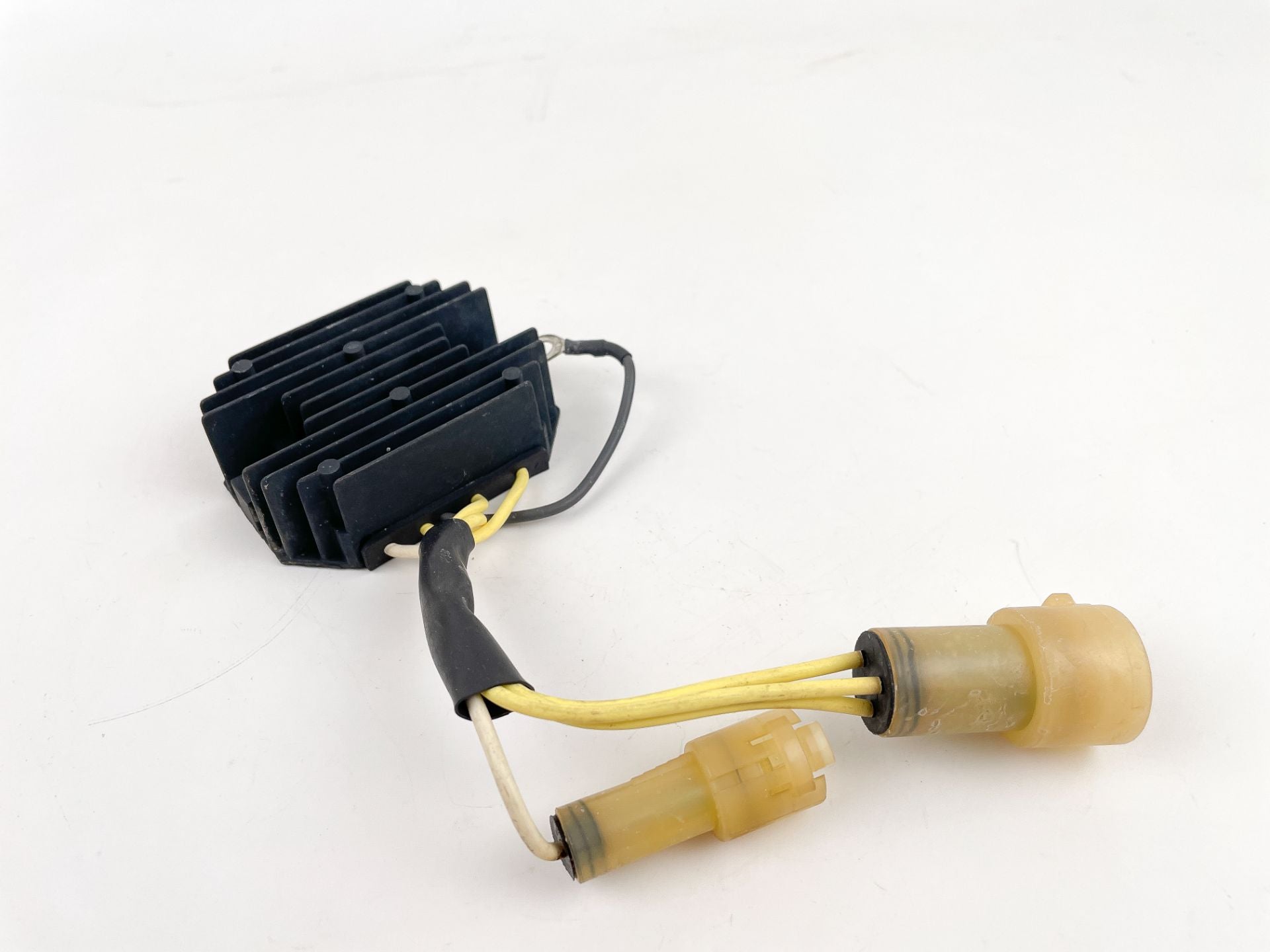 2002 Suzuki 40 HP 4 Stroke Outboard Rectifier & Regulator 32800-87J10 OEM