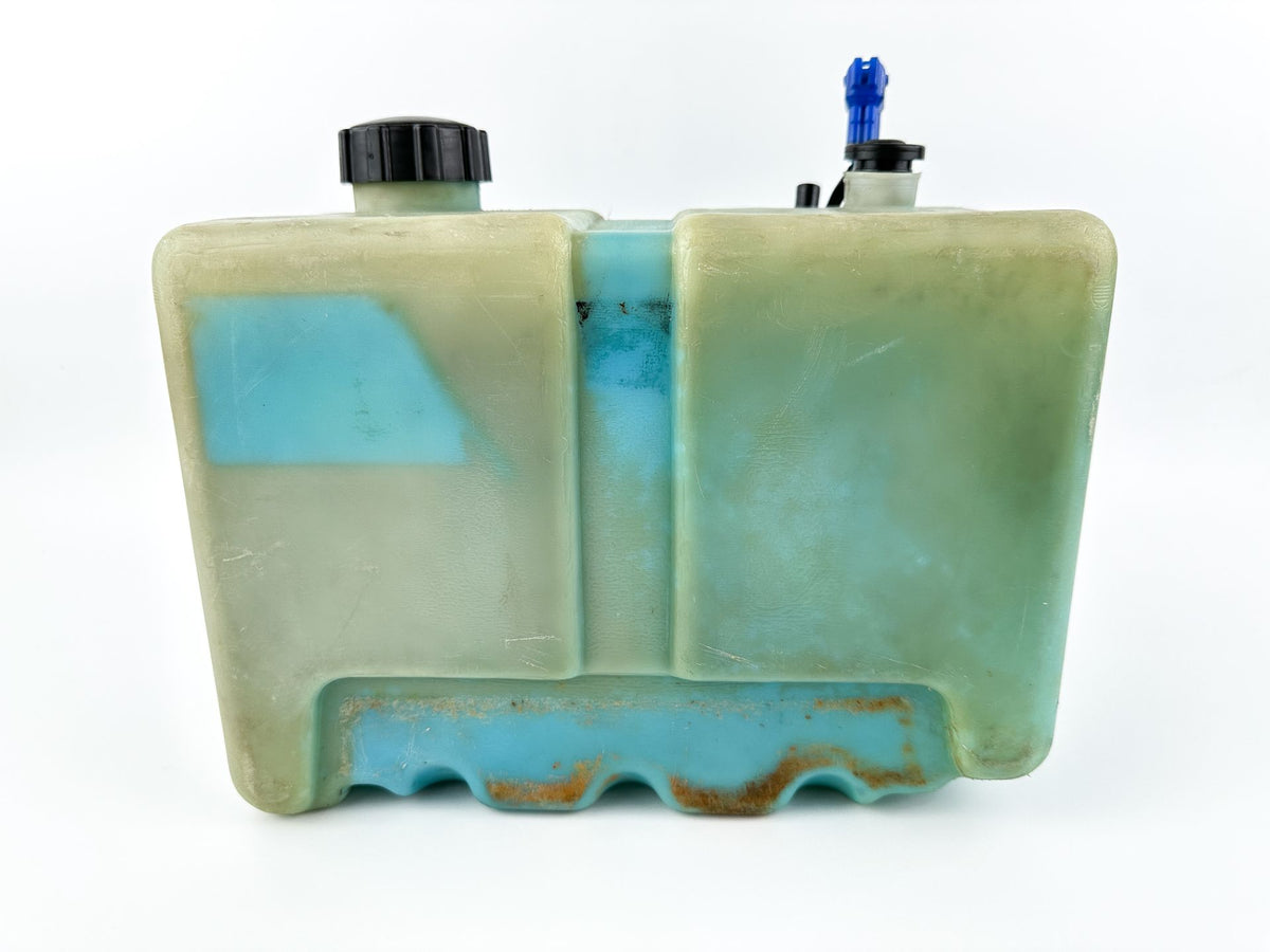 Yamaha Outboard Remote 2 Stroke Oil Tank Assembly With Pump 2.8 Gallons
