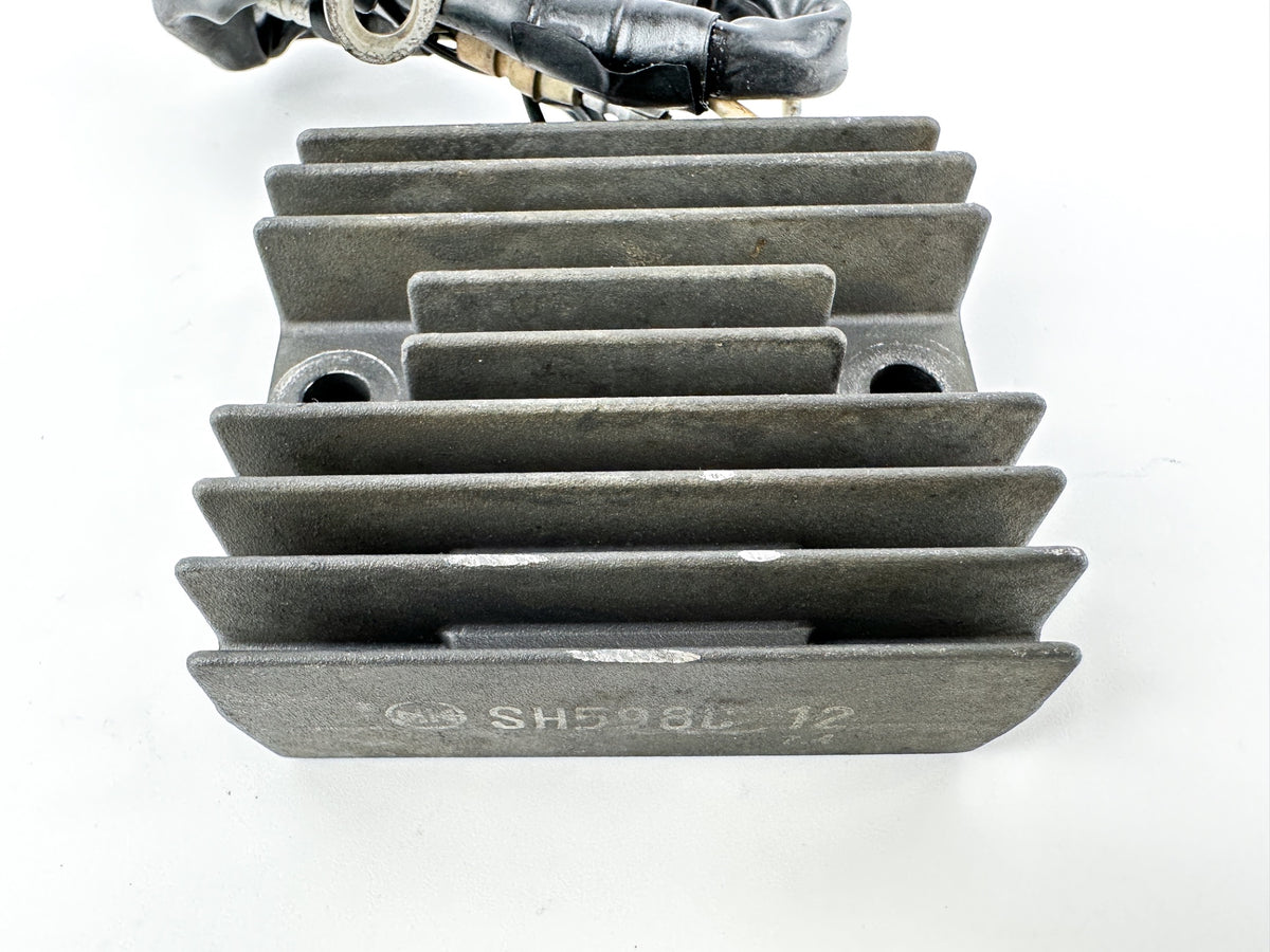 1996 Honda 40 HP 4 Stroke Outboard Rectifier & Regulator 31600-ZV5-003 OEM