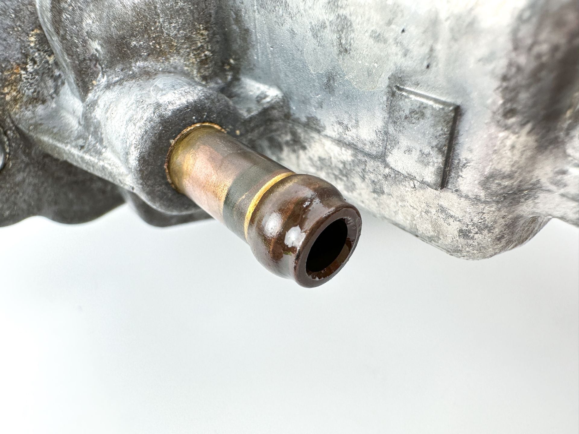 2005 Suzuki 140 HP 4 Stroke Outboard Vapor Separator Tank VST 15600-90J01 OEM