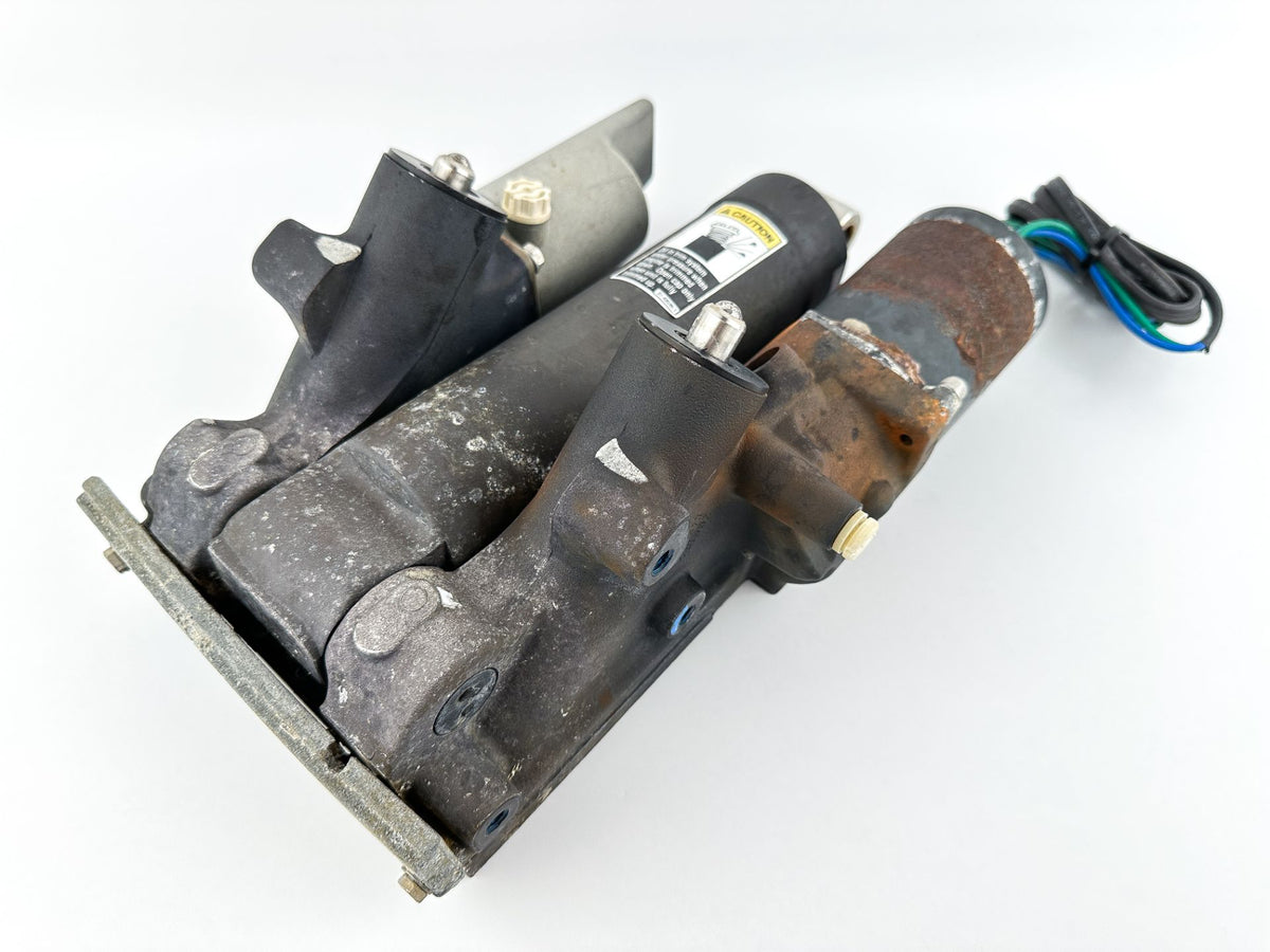 2005 Mercury 150 HP 2 Stroke Outboard Power Trim Tilt Unit 855998A3 OEM