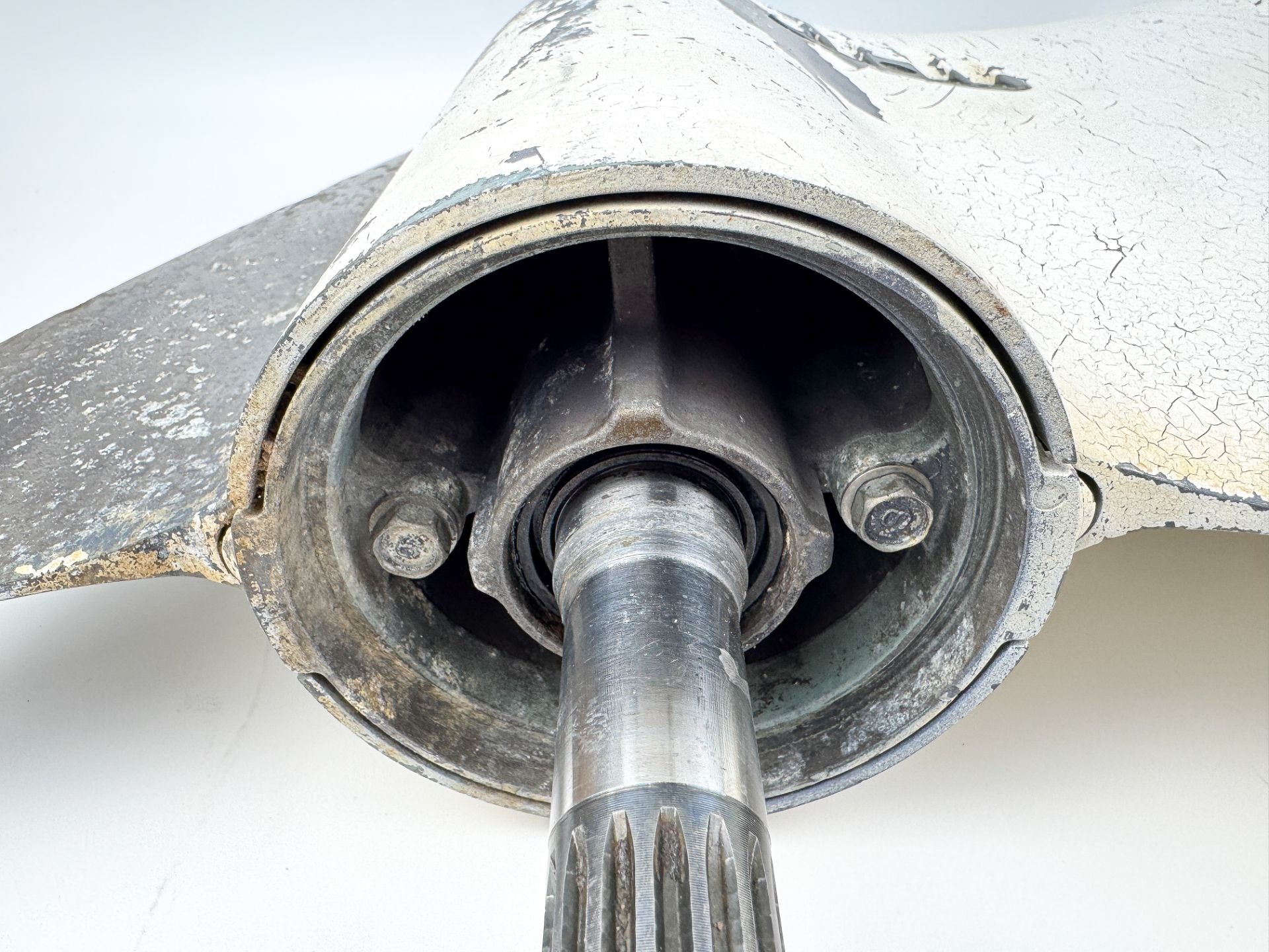 04-06 Yamaha 300HP 2 Stroke Outboard 25" Lower Unit Gear Case Counter