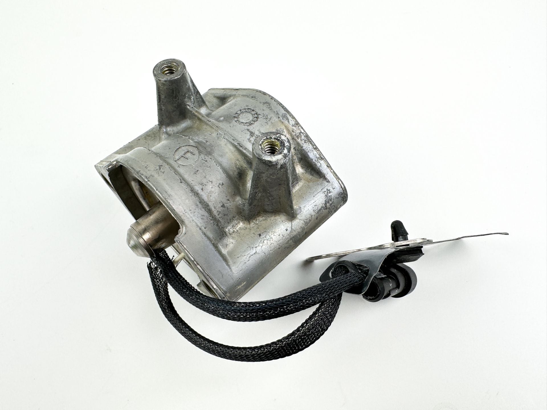 2006 Evinrude 40HP Etec 2 Stroke Outboard Fuel Injector Set W/ Rail 5006220 OEM