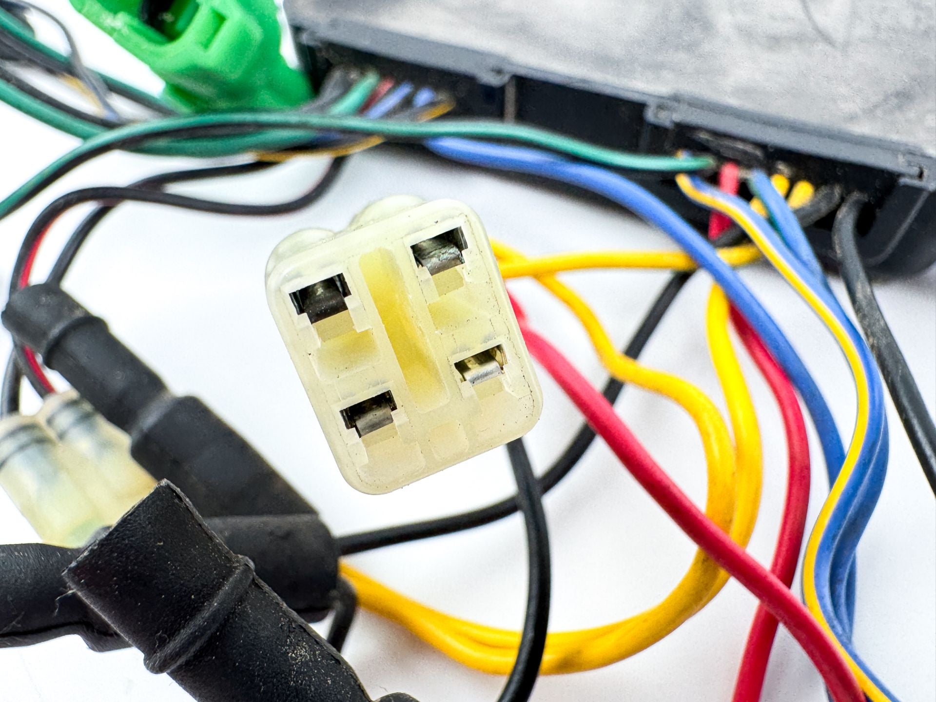 30580-ZV5-681 Honda 98-03 4 Stroke Outboard CDI C.D.I Module Ignition Control 40HP