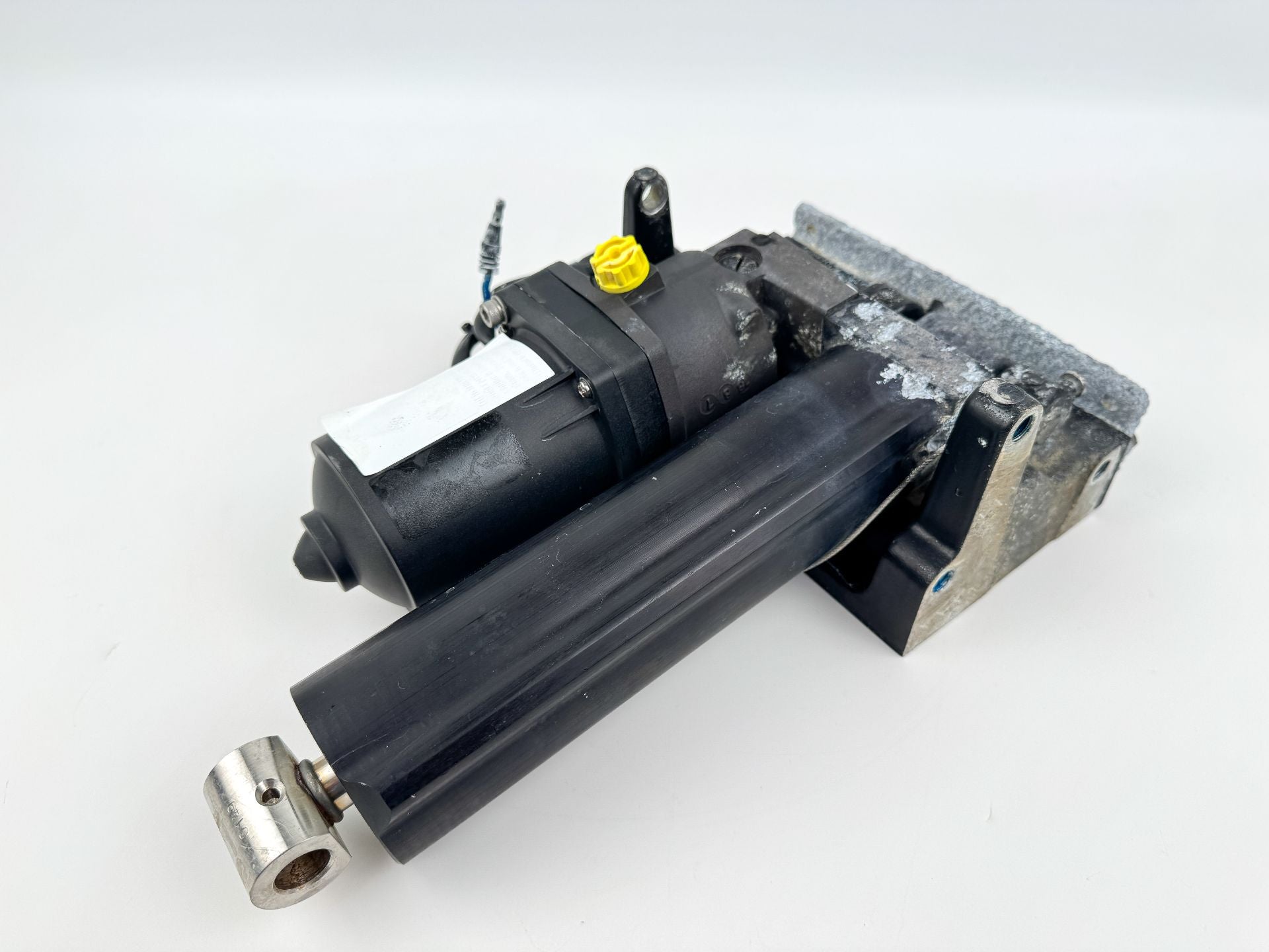 Mercury 70 90 115 120 125 HP Power Tilt and Trim Assembly 8M0090335 Used OEM