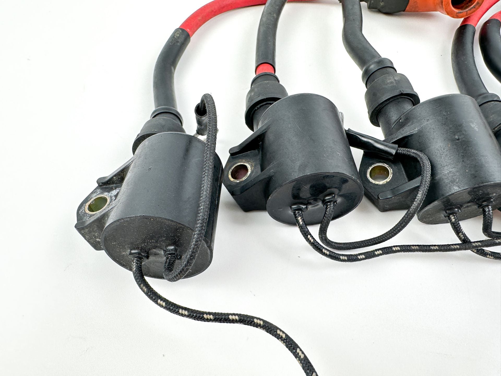 1999 Yamaha 200 HP 2 Stroke Outboard Ignition Coil Set 61A-85570-00-00 OEM