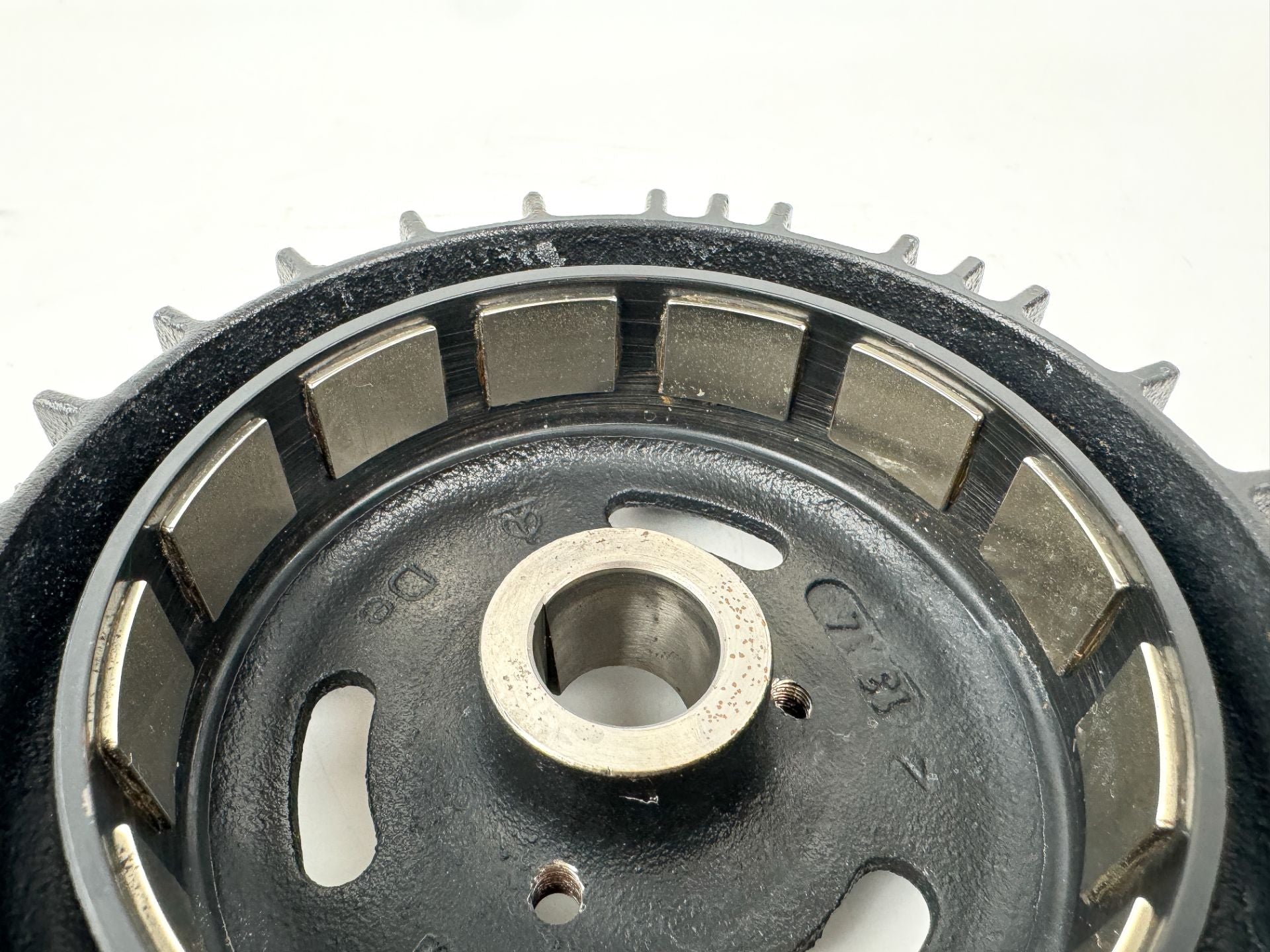 2015 Evinrude 30 HP 2 Stroke Outboard Flywheel Rope Start 0587103 OEM