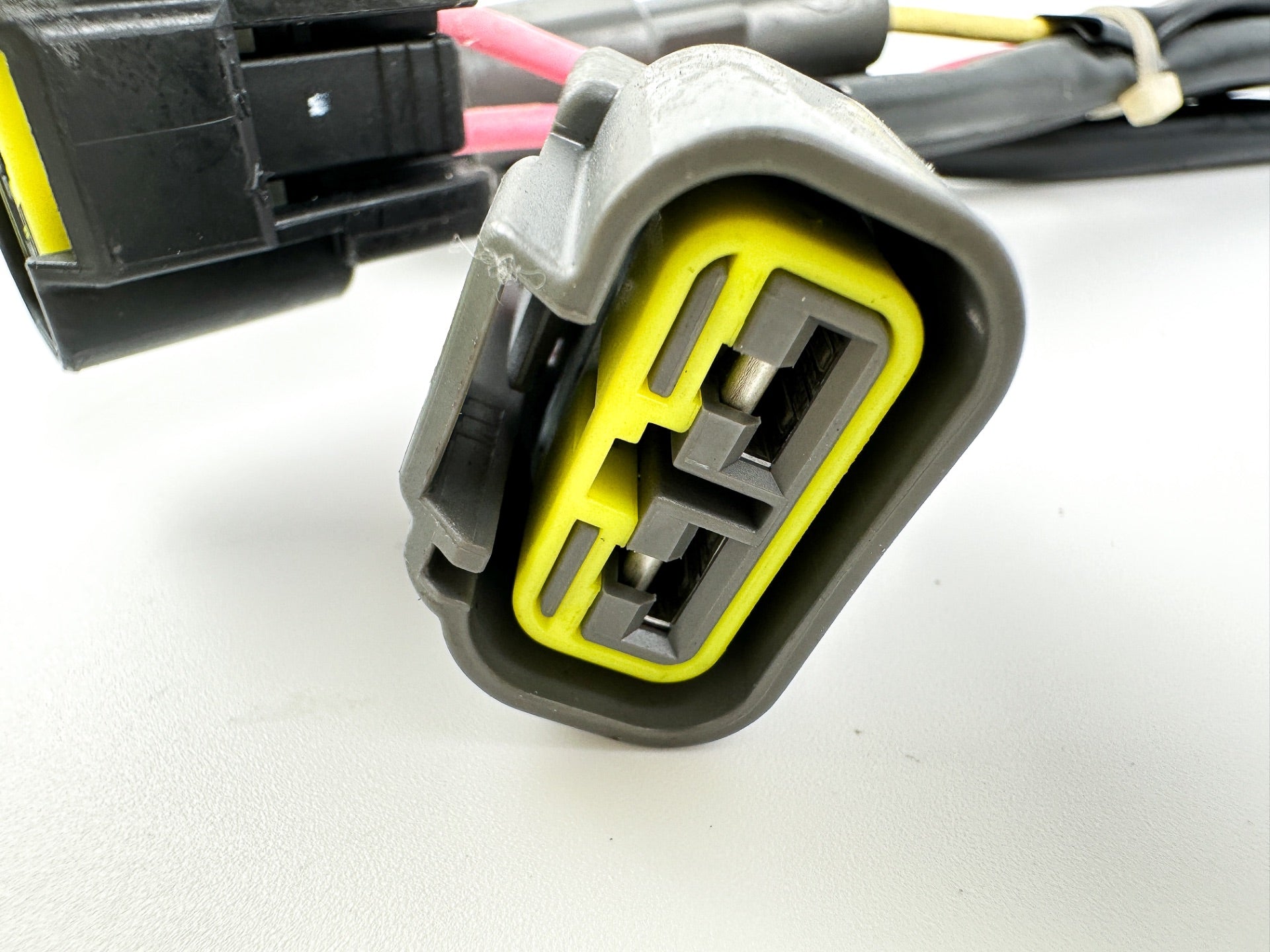 2003 Yamaha 225 HP 4 Stroke Outboard Drive Unit Assembly 69J-83306-00-00 OEM