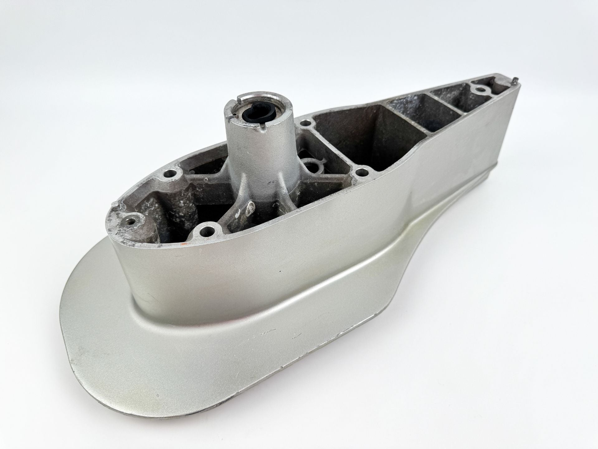 2010 Honda 60 HP 4 Stroke Outboard Midsection Extension / Spacer 40202-ZY9-610ZC OEM