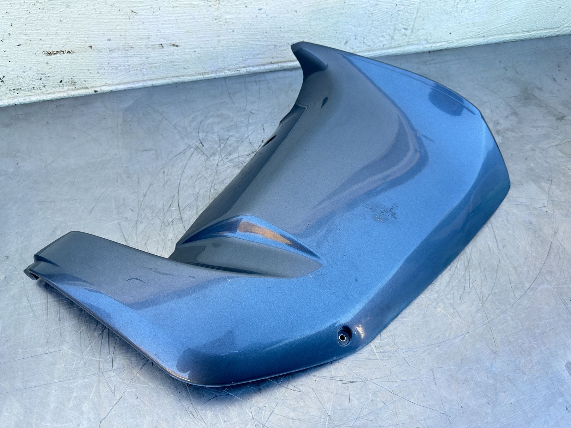 2004 Yamaha 225 HP 4 Stroke Outboard Lower Apron Cover 69J-42741-00-8D OEM