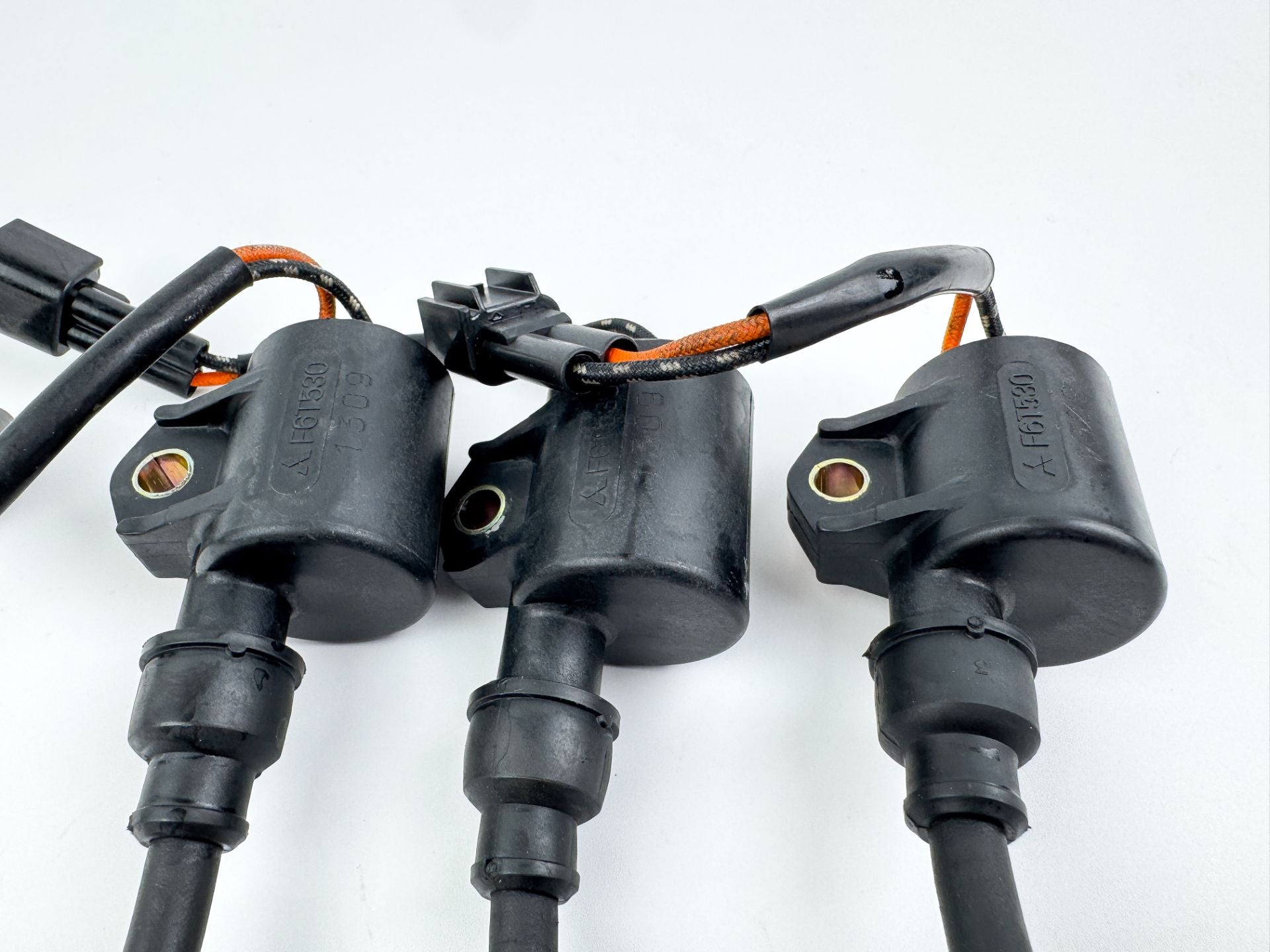 2001 Yamaha 40 HP 4 Stroke Outboard Ignition Coil Set 67C-85570-00-00 OEM
