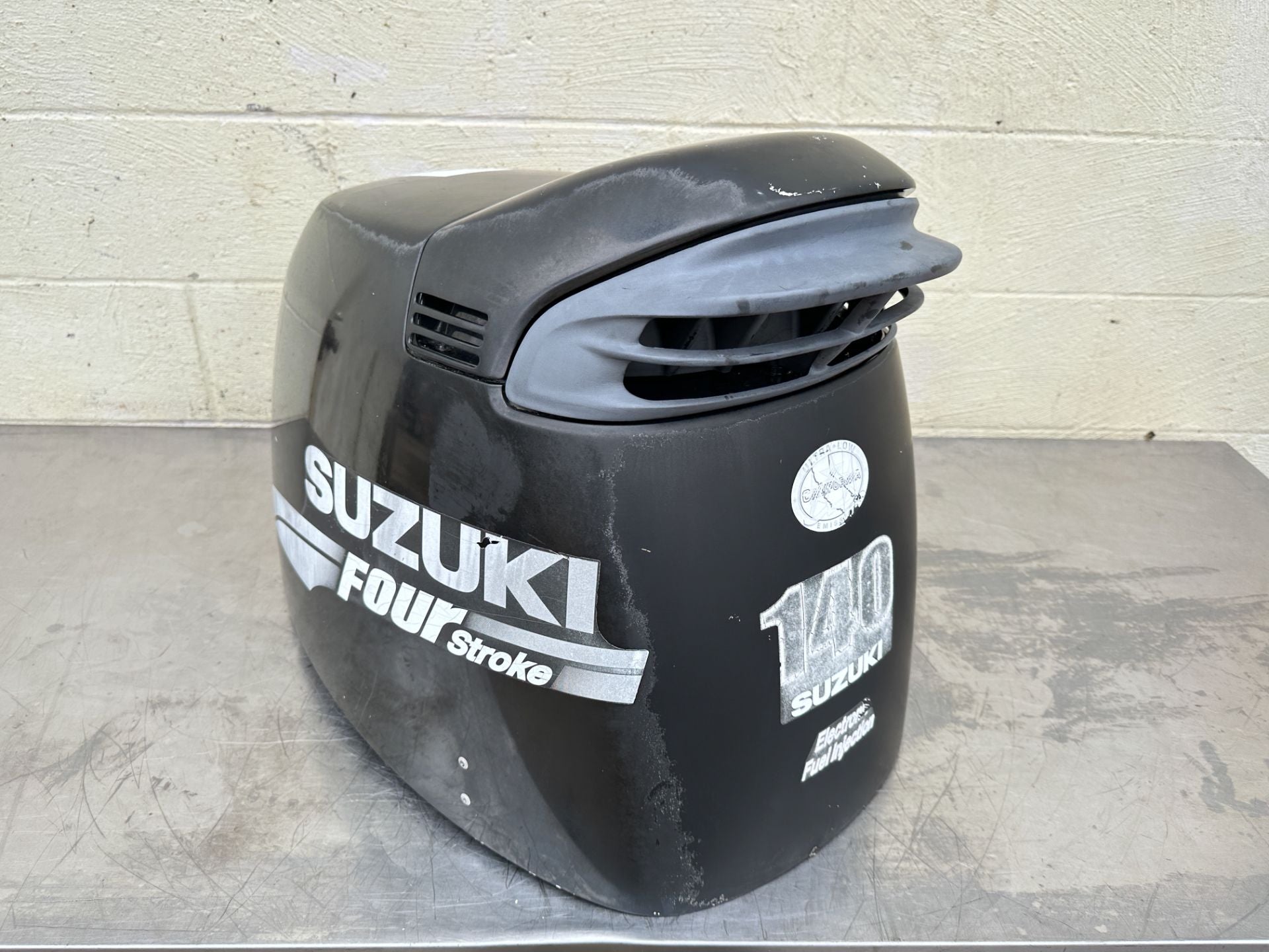 2005 Suzuki 140 HP 4 Stroke Outboard Top Cowling 61410-92846-0EP OEM