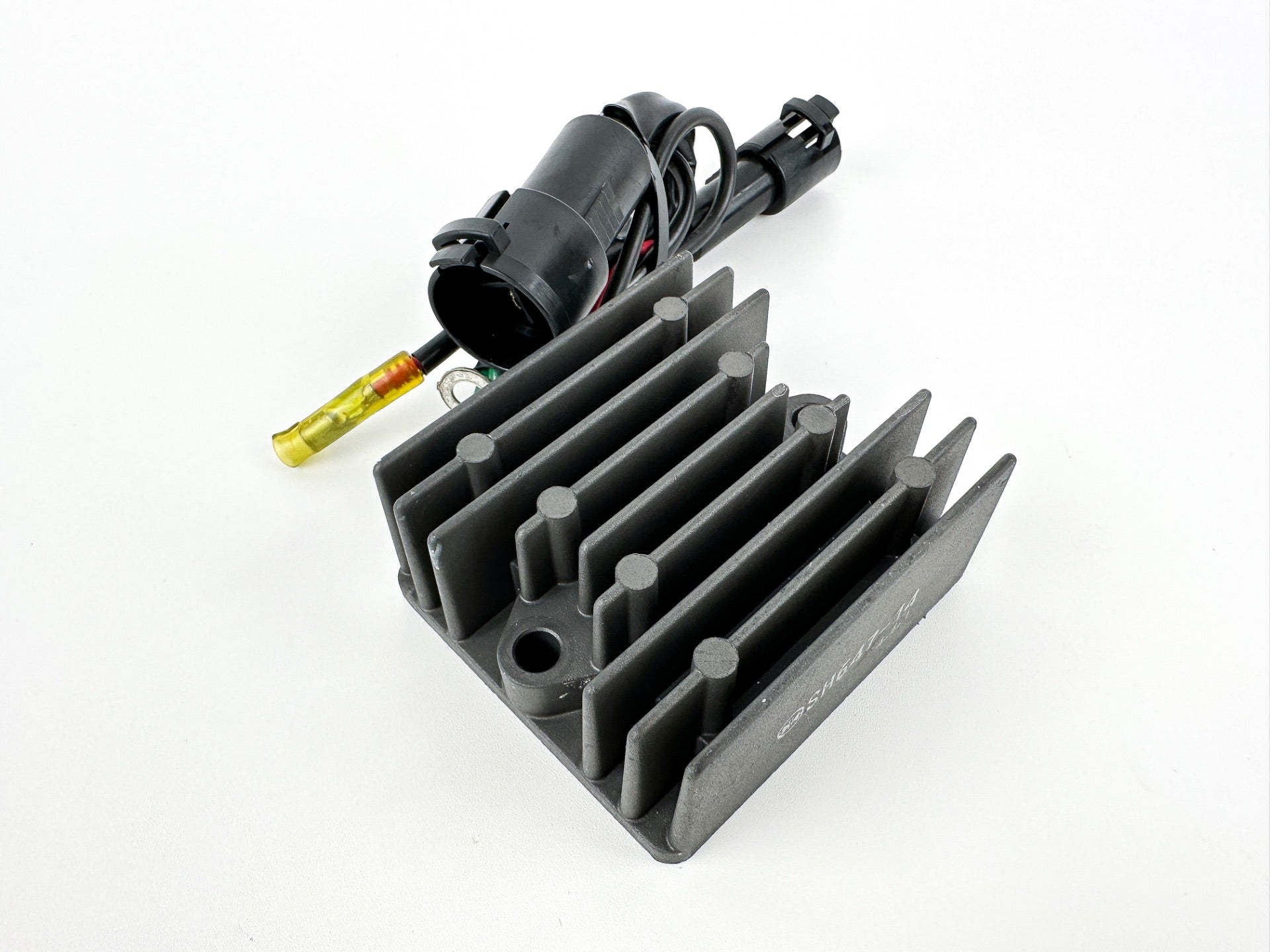 2005 Yamaha 150 HP 2 Stroke Outboard Rectifier & Regulator 6R3-81960-10-00 OEM