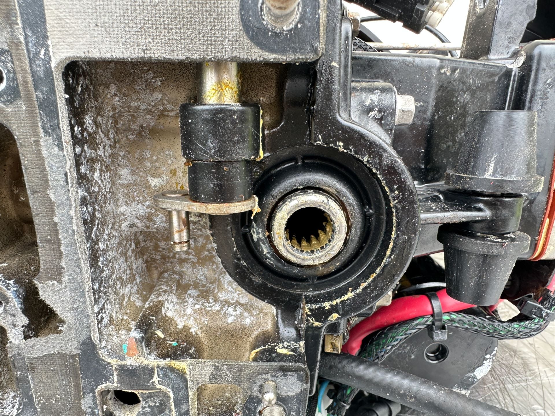 2013 Evinrude 30 HP 2 Stroke Outboard Powerhead 5008167 OEM