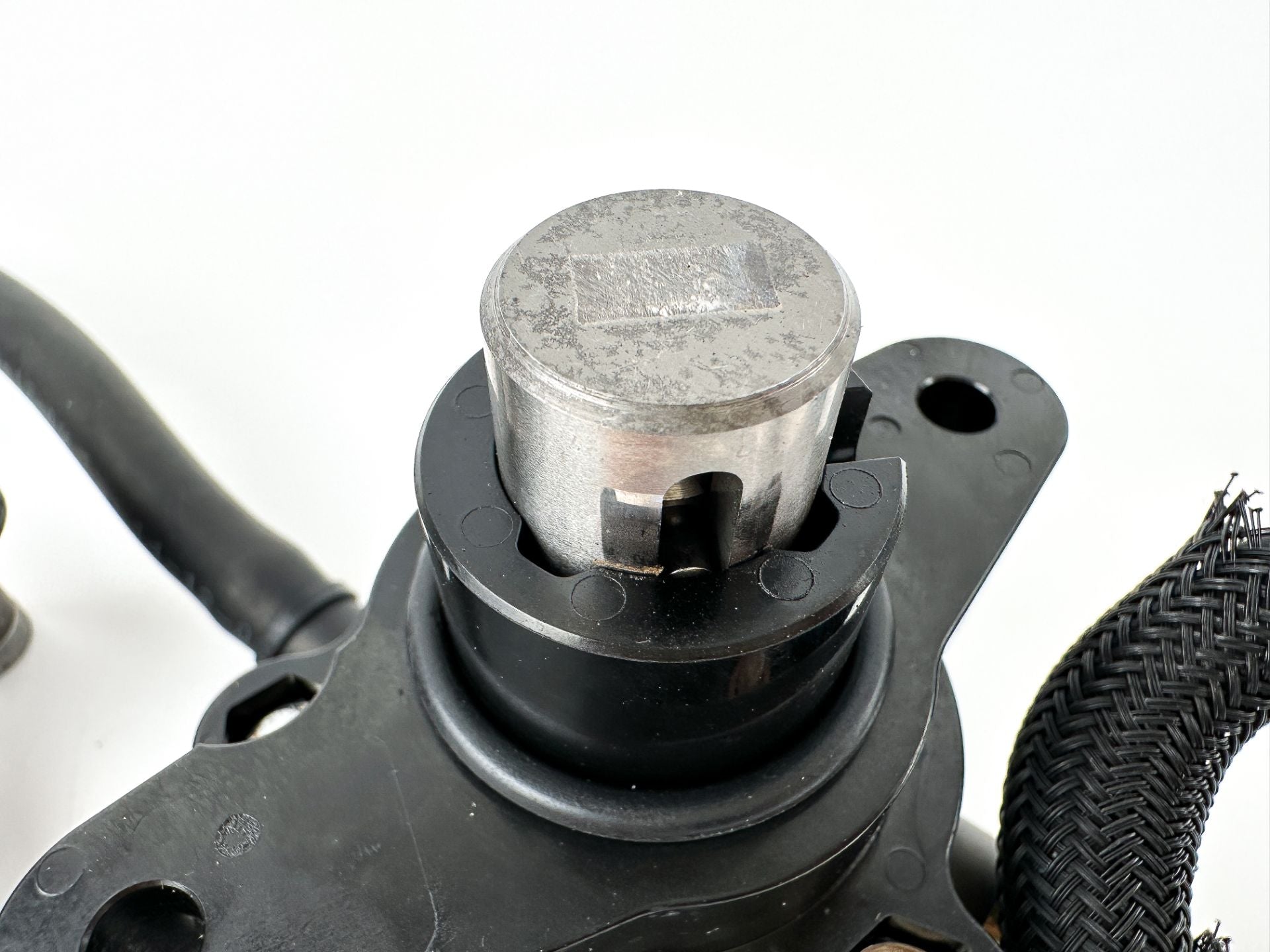 2015 Yamaha 150 HP 4 Stroke Outboard Fuel Pump 63P-24410-20-00 OEM