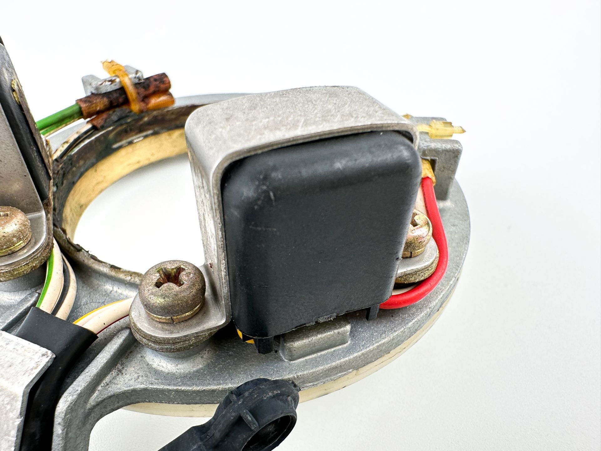 2001 Yamaha 115 HP 2 Stroke Outboard Coil Pulser 6E5-85580-00-00 OEM