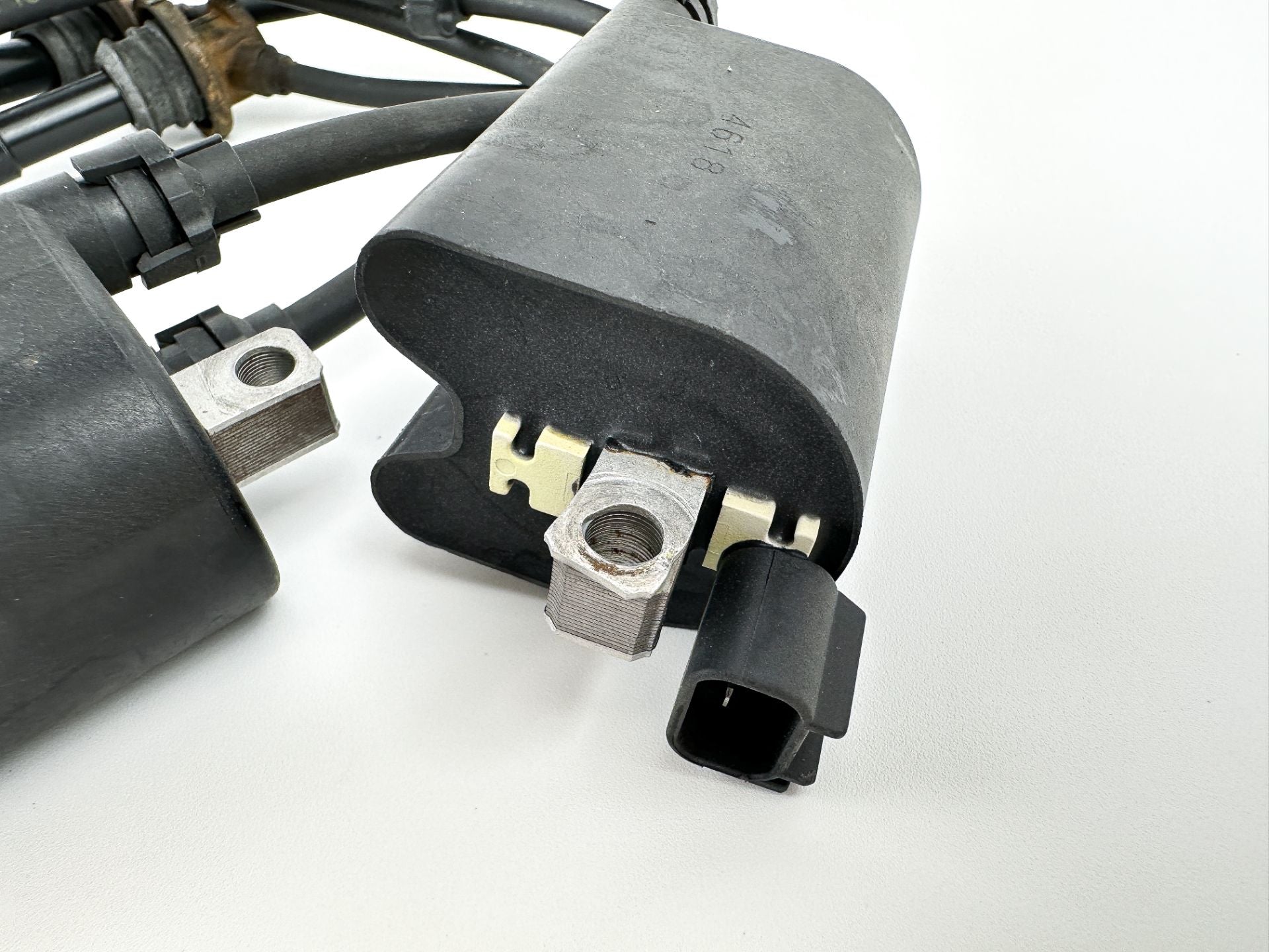 2005 Suzuki 115 HP 4 Stroke Outboard Ignition Coil Set 33410-90J00 OEM