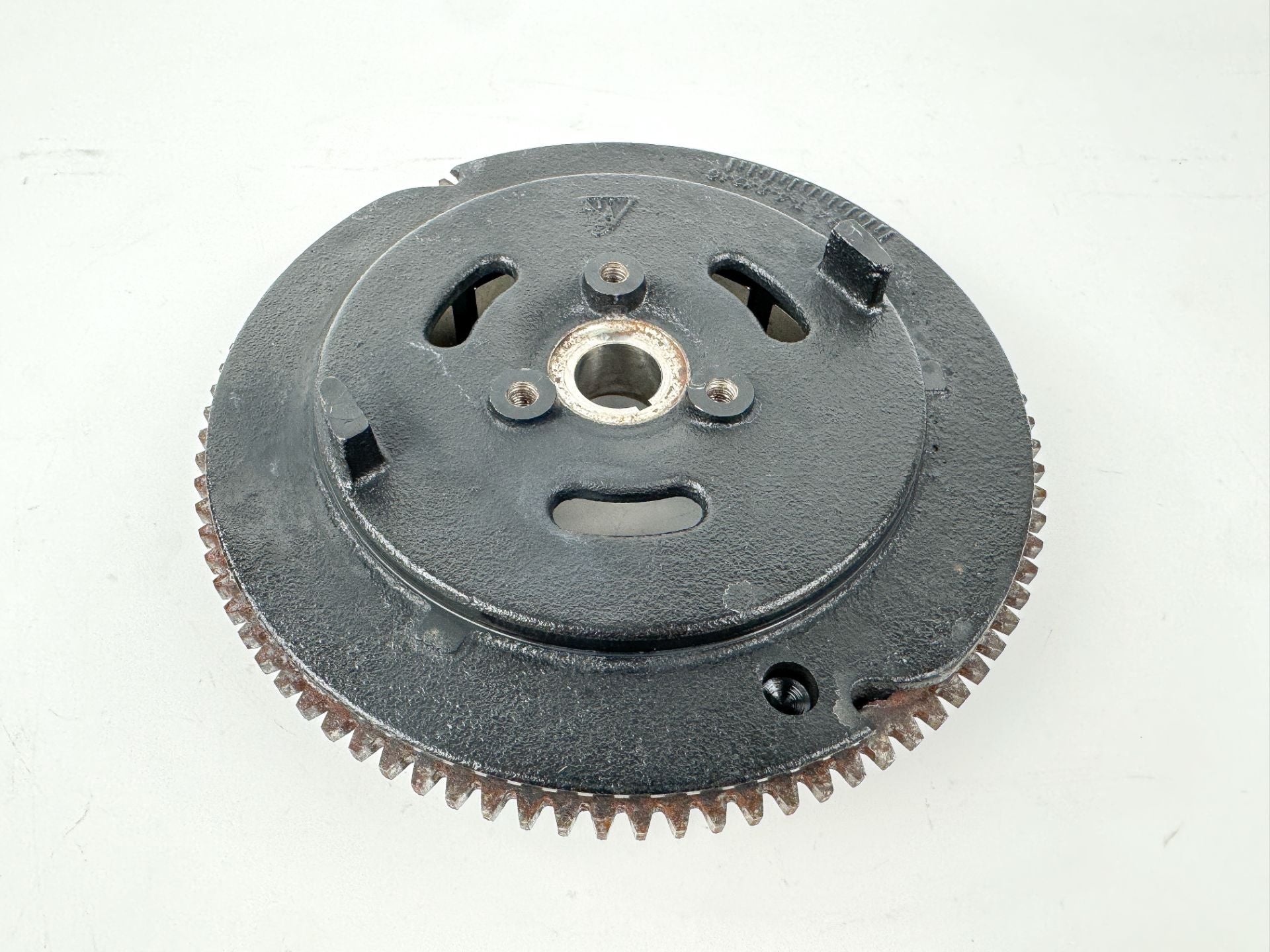 2015 Evinrude 30 HP 2 Stroke Outboard Flywheel Rope Start 0587103 OEM