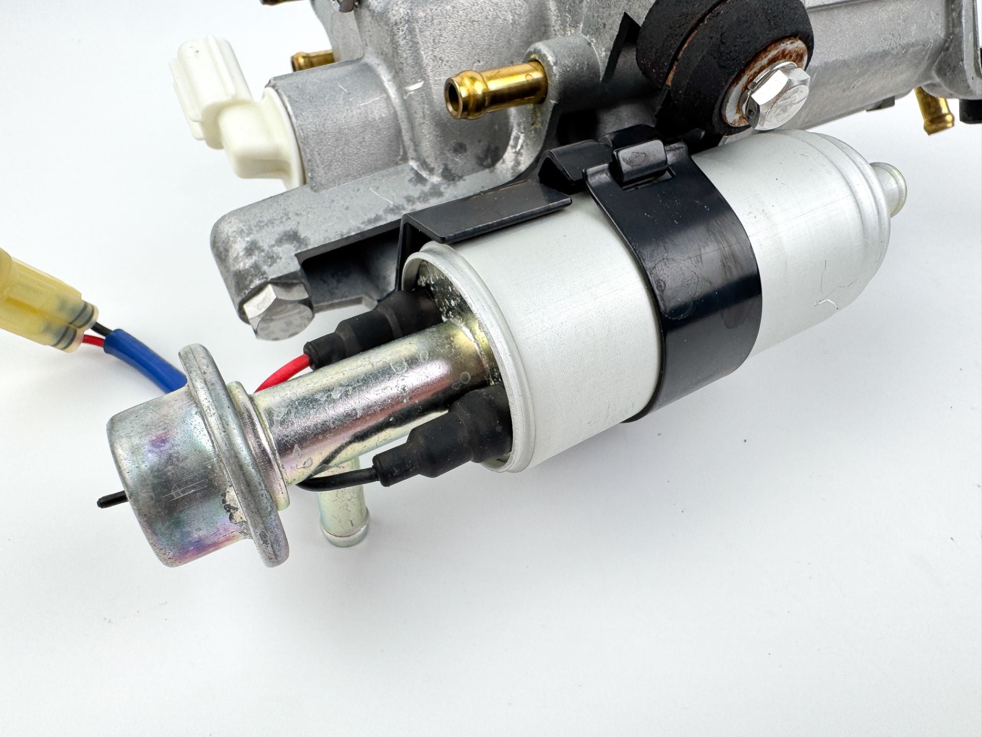Suzuki DF 200 225 250 HP 4 Stroke Outboard Vapor Separator Tank VST 15600-93J02 OEM