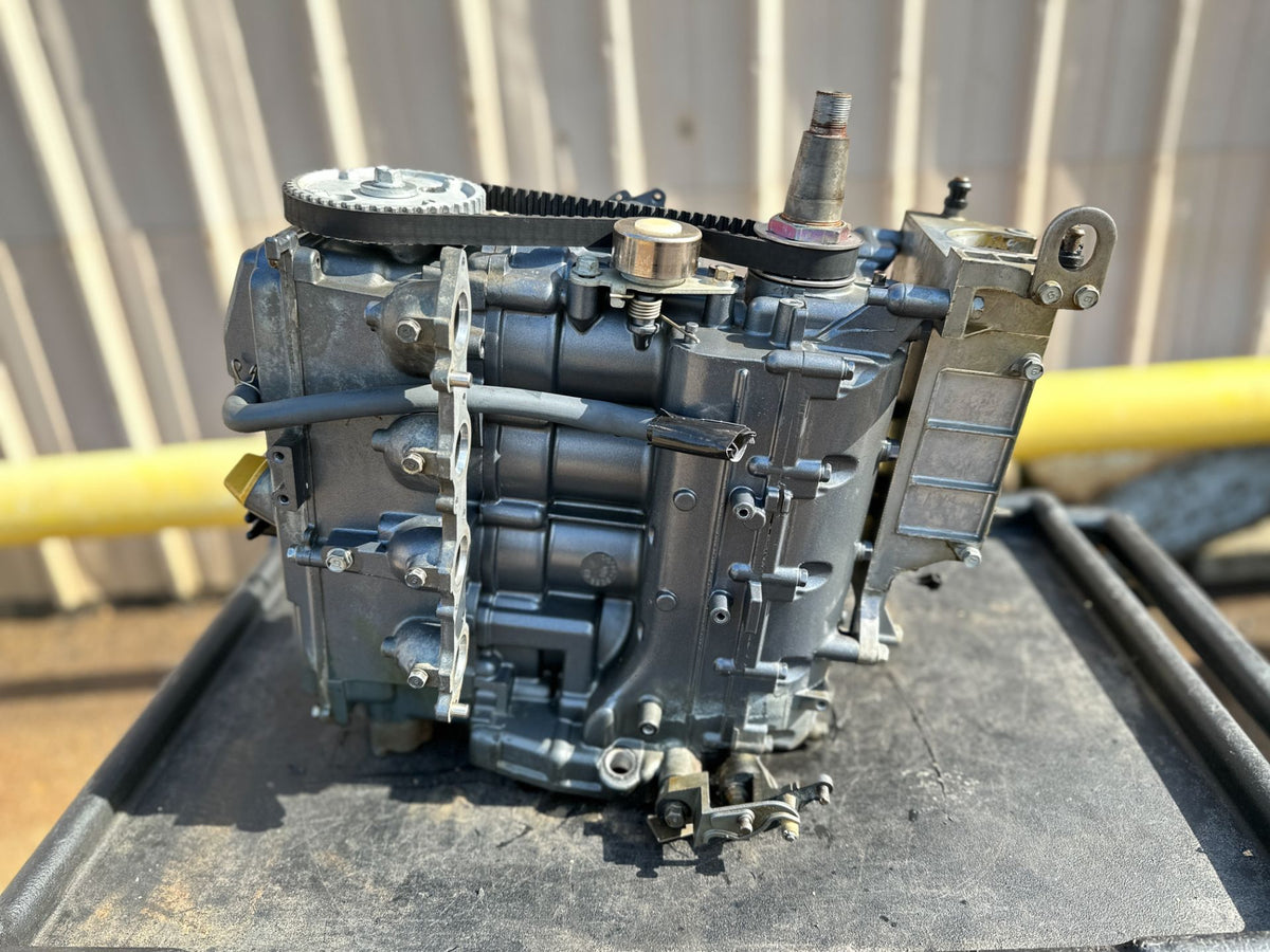 1997 Yamaha 50 HP 4 Stroke Outboard Powerhead 62Y-W009A-11-4D OEM