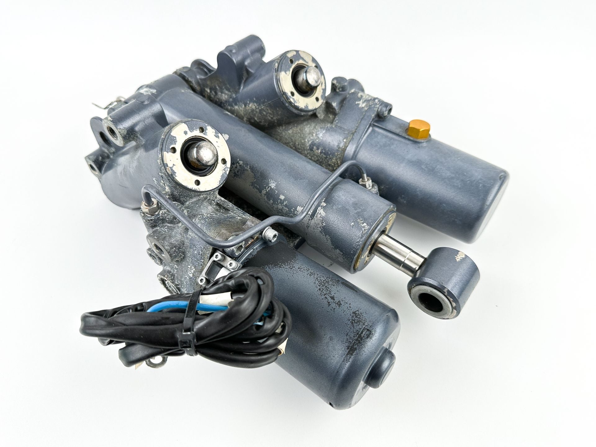 02-18 Yamaha 200 225 250 300 HP 4 Stroke Outboard Power Trim Tilt Unit