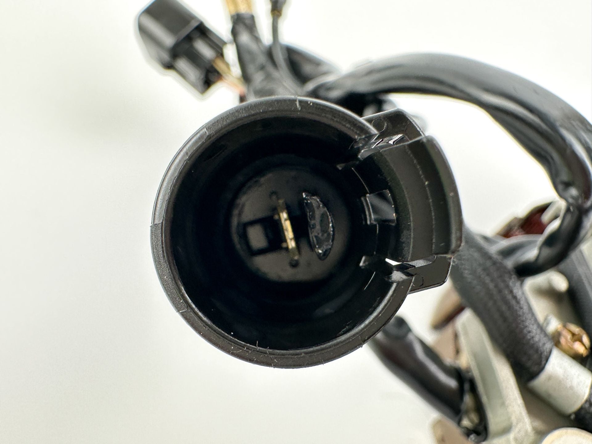 2003 Yamaha 115 HP 4 Stroke Outboard Coil Pulser Base Stator Assembly 68V-81460-00-00 OEM