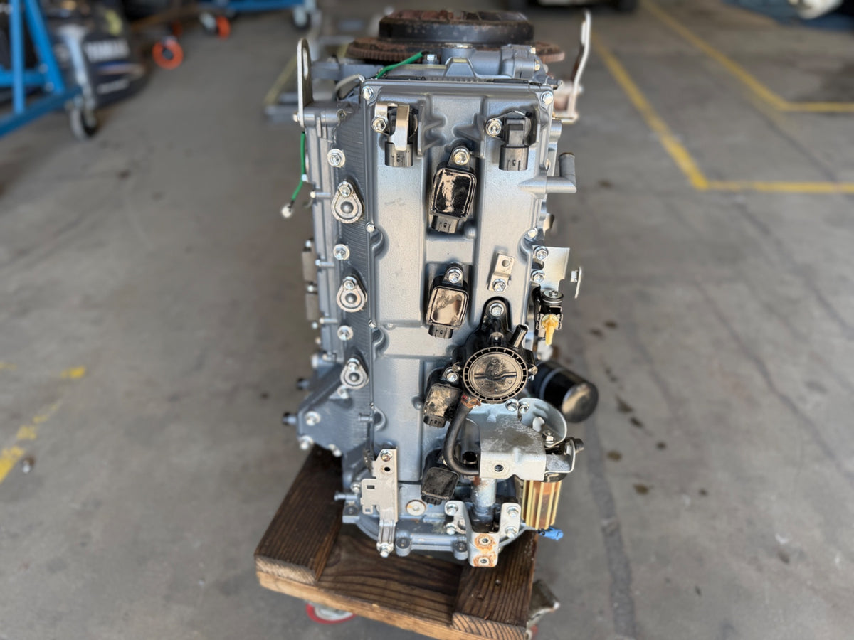 2017 Suzuki DF200 200HP 4 Stroke Outboard Powerhead - Good Compression