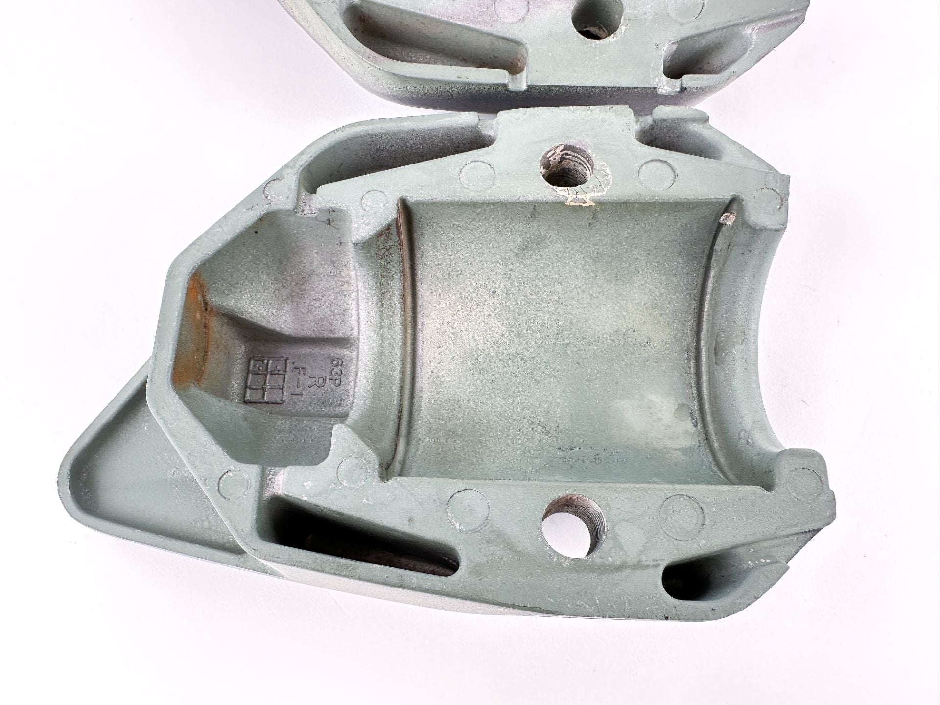 2007 Yamaha 150 HP 4 Stroke Outboard Lower Mount Covers Set 63P-44556-00-8D OEM