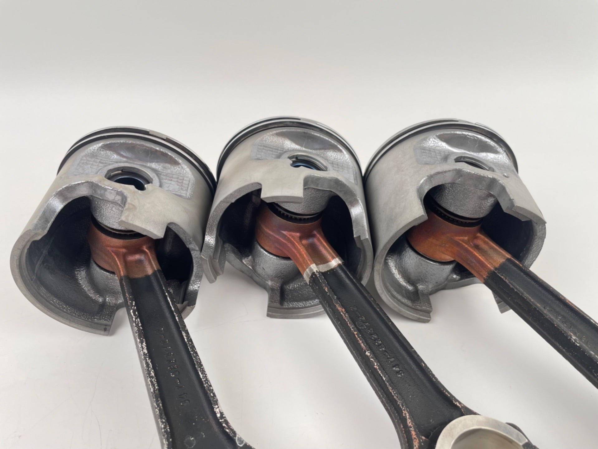 2015 Mercury 250 HP 2 Stroke Outboard Piston W/ Connecting Rod 843199T13 OEM