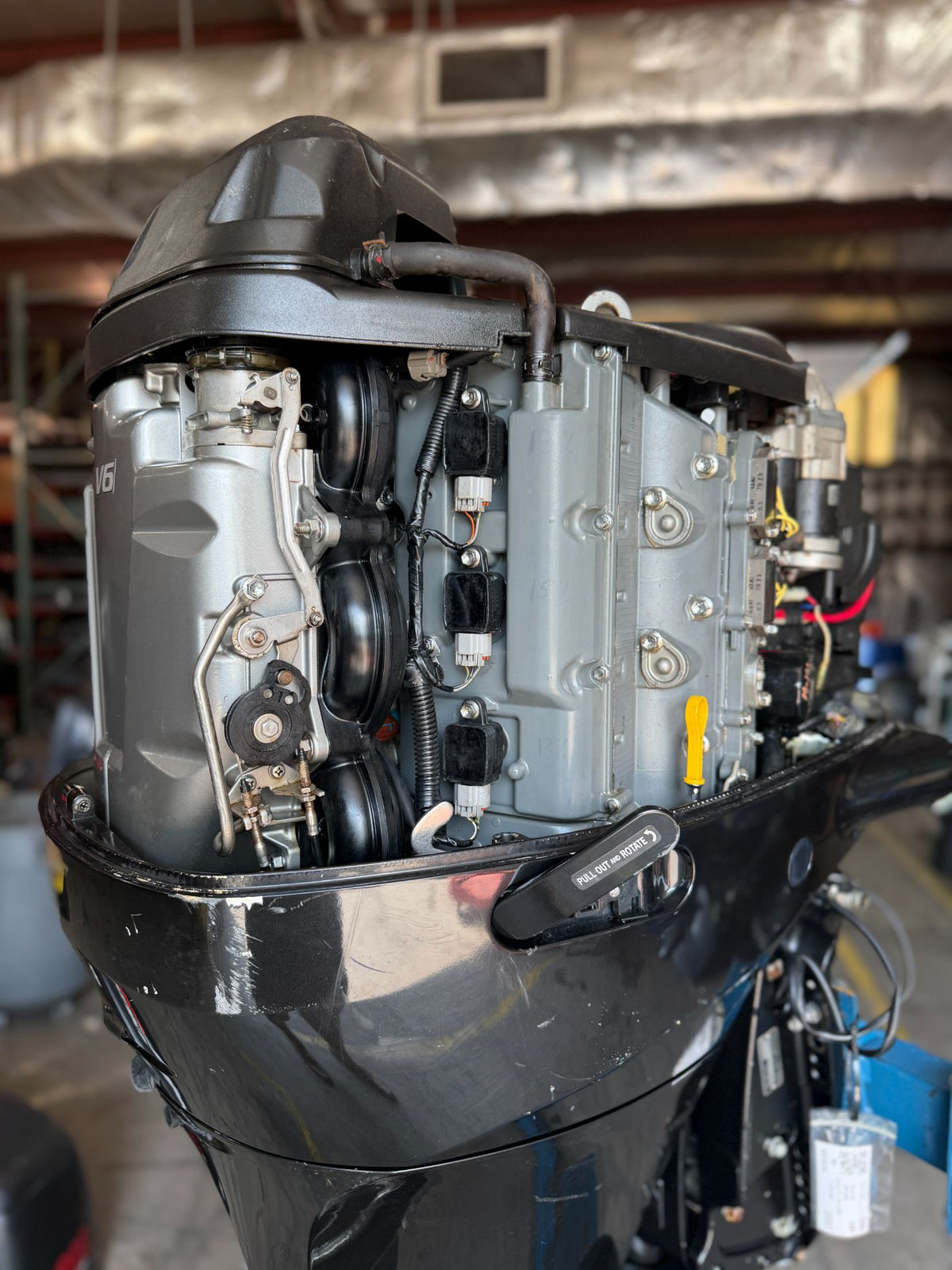 2007 Suzuki 200HP V6 4 Stroke Outboard Engine 25" Shaft - Needs Work