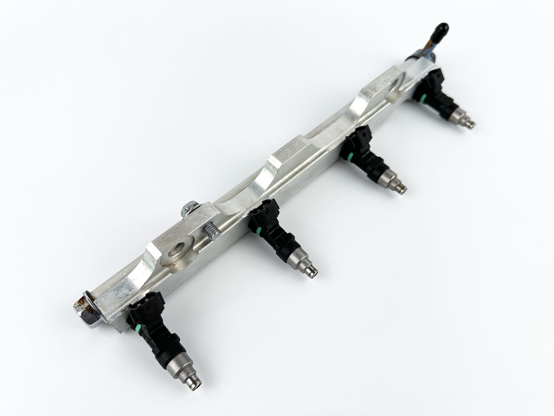 2013 Suzuki 140HP 4 Stroke Fuel Injector Set W/ Rail 15710-82K50 15710-82K50