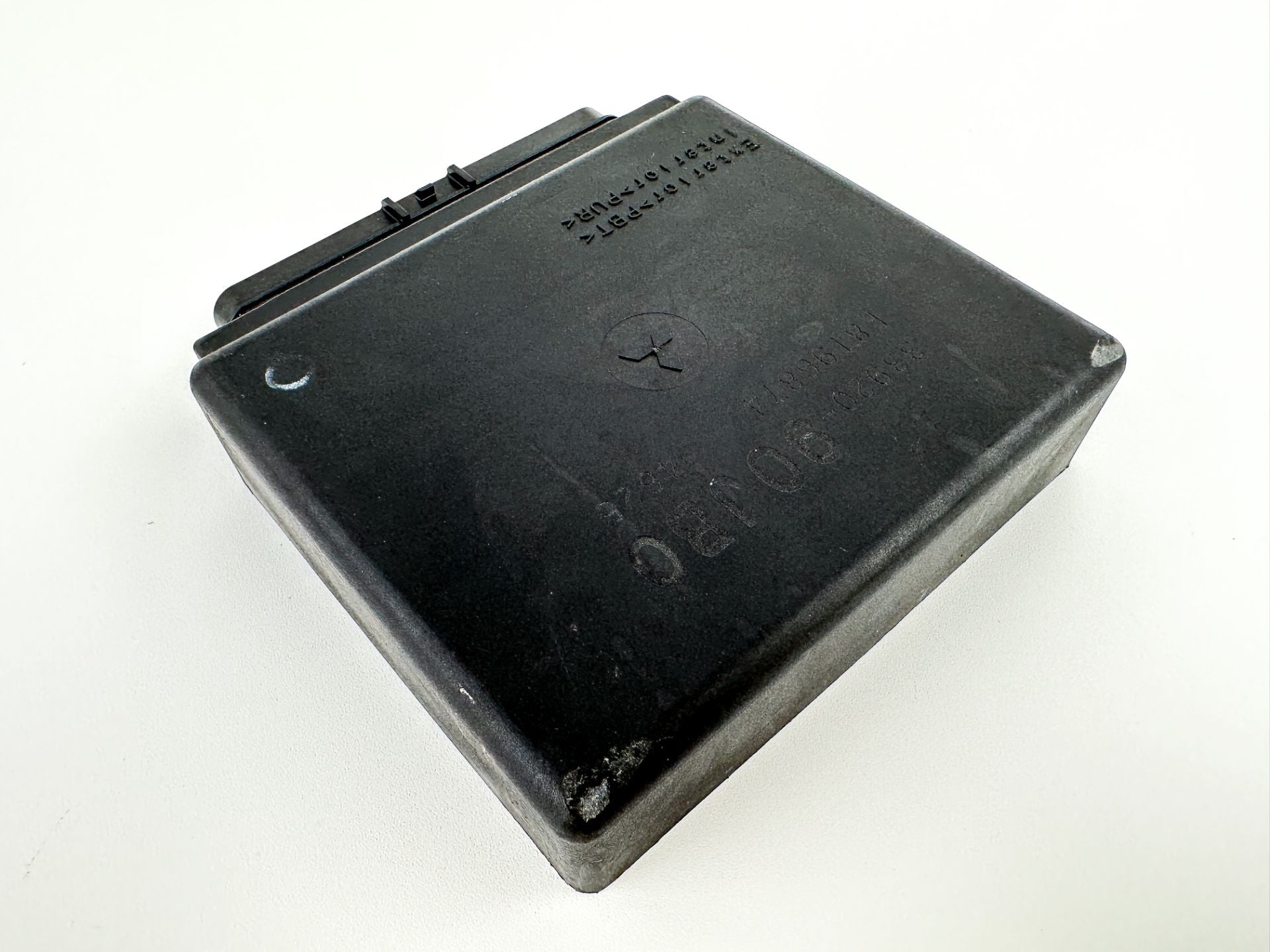 2005 Suzuki 115 HP 4 Stroke Outboard Engine Control Unit ECU 33920-90JB0 OEM